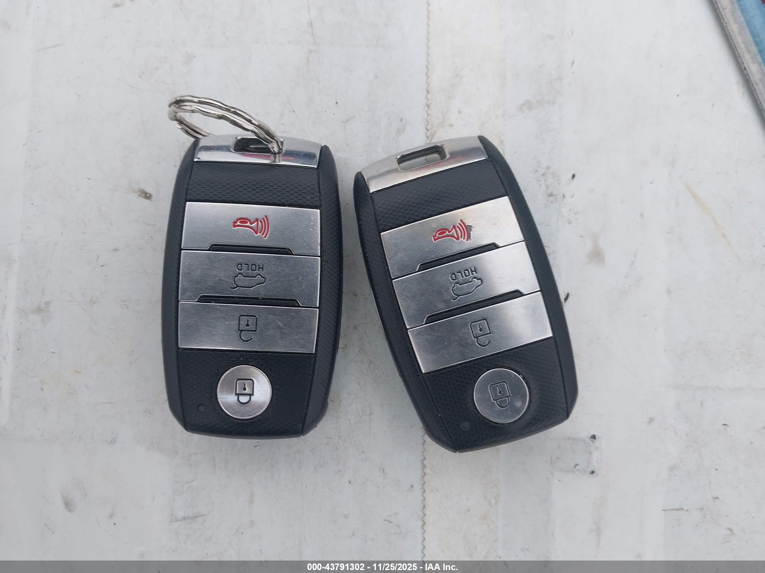 KIA SORENTO image 11