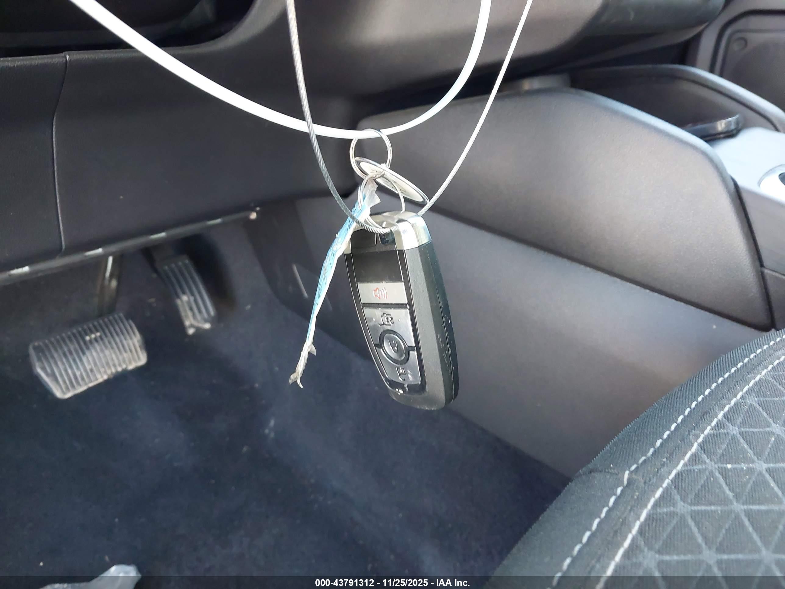 FORD ESCAPE image 11