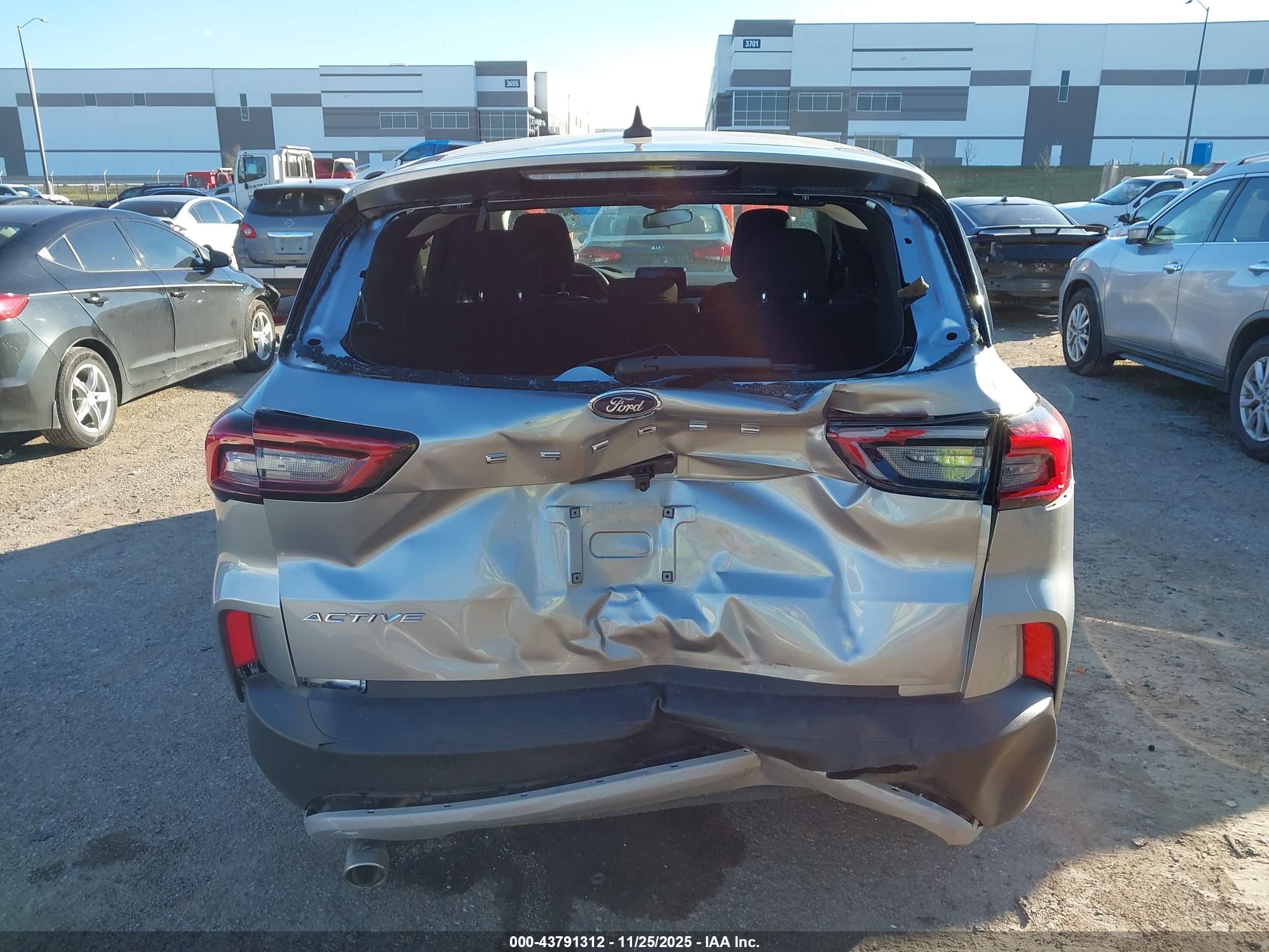 FORD ESCAPE image 6