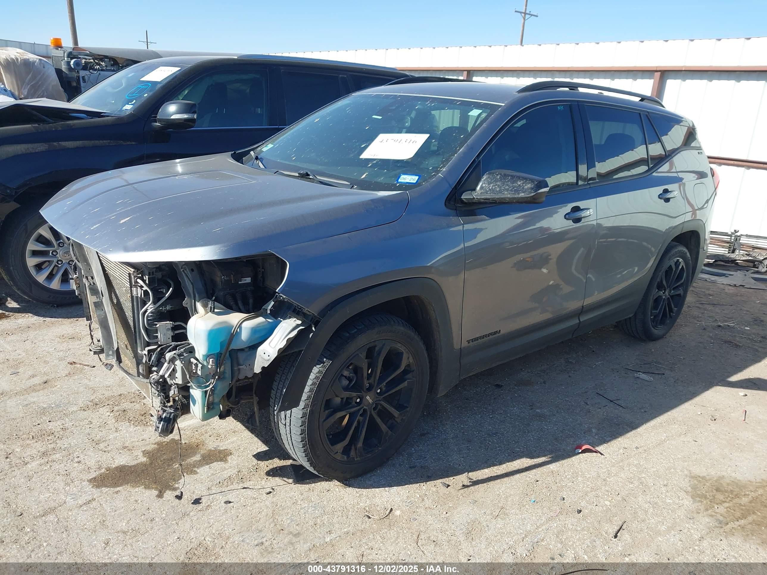 GMC TERRAIN image 2
