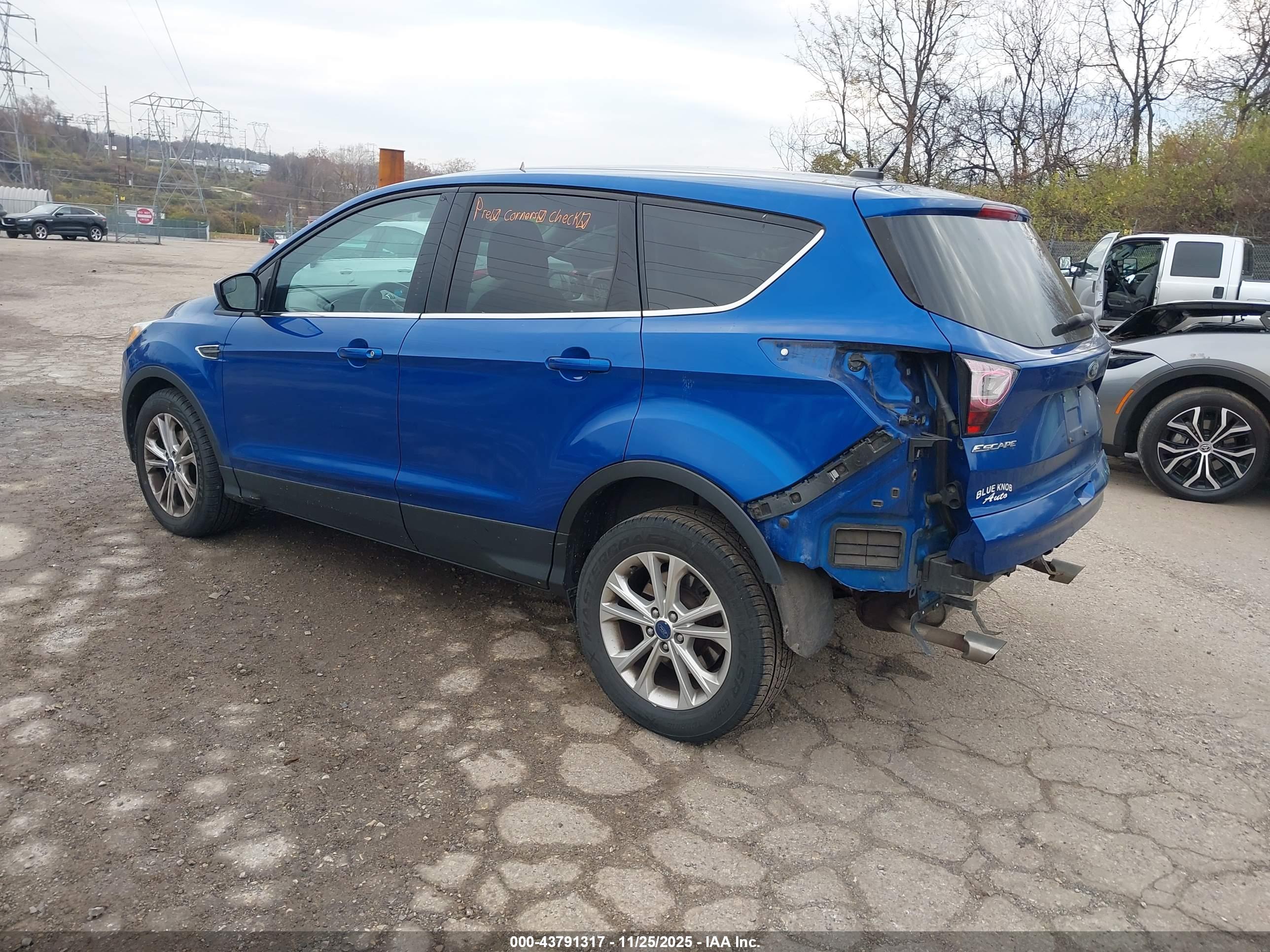 FORD ESCAPE image 3