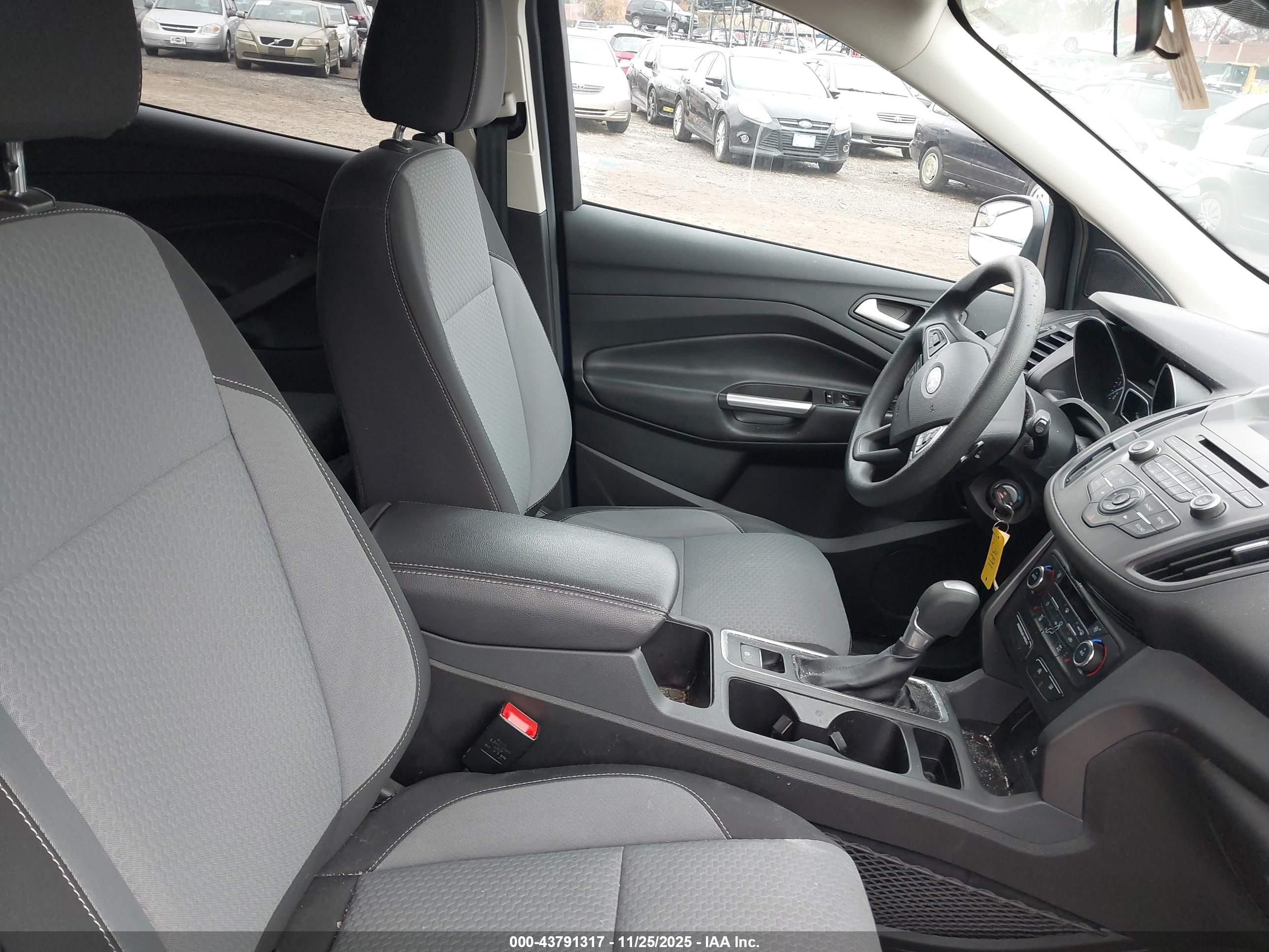 FORD ESCAPE image 5