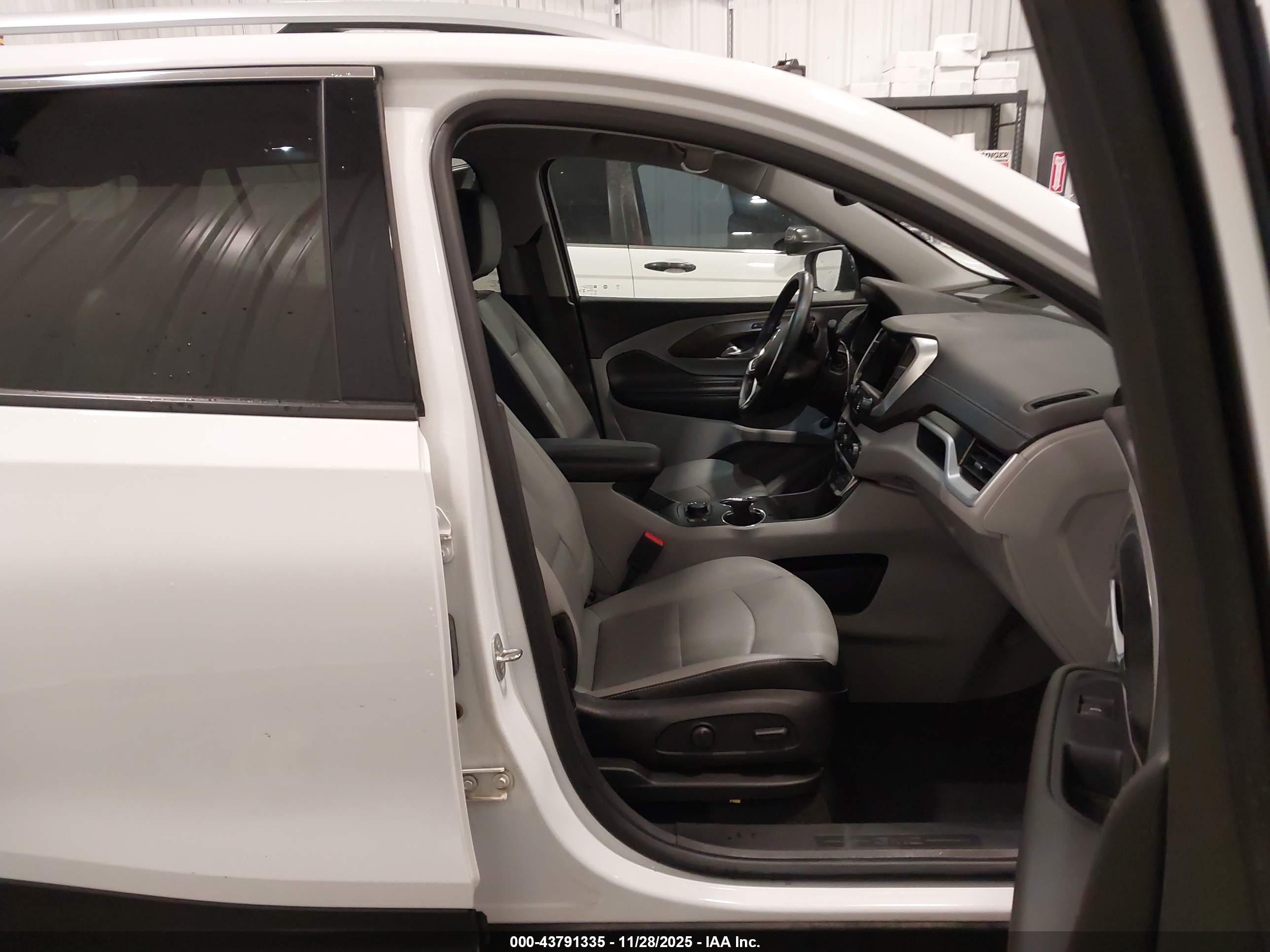 GMC TERRAIN image 5