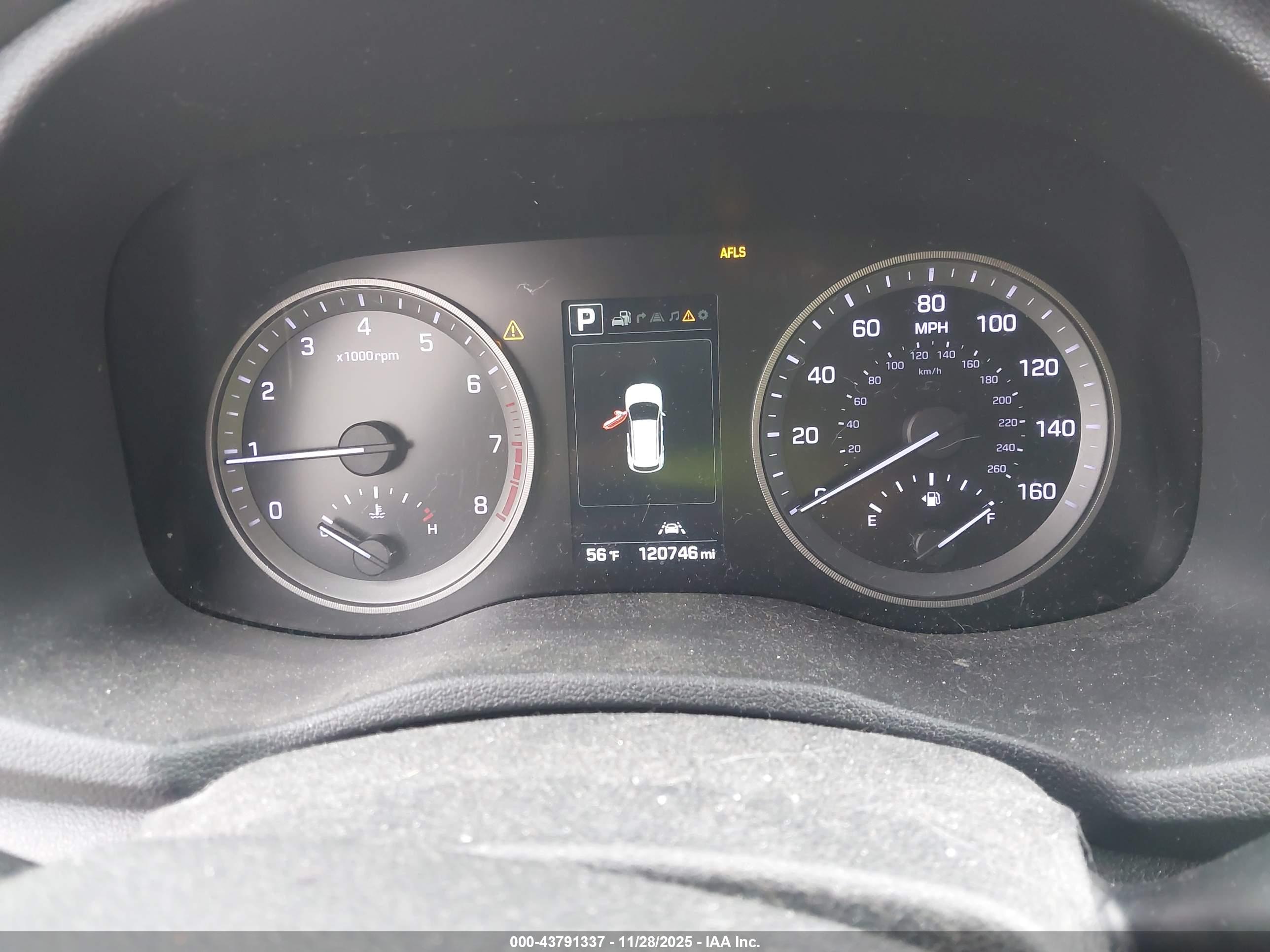 HYUNDAI TUCSON image 7