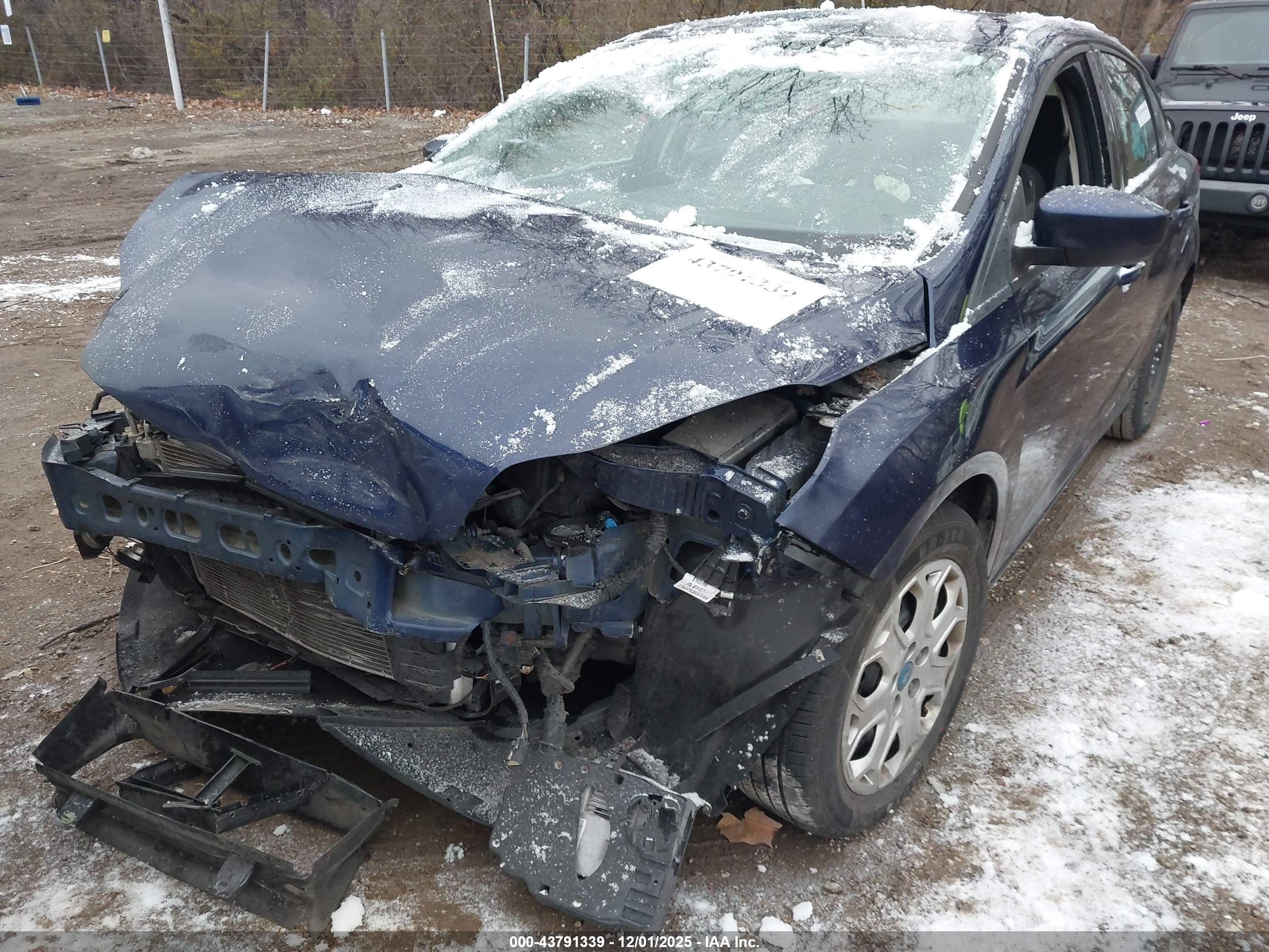 FORD FOCUS image 2