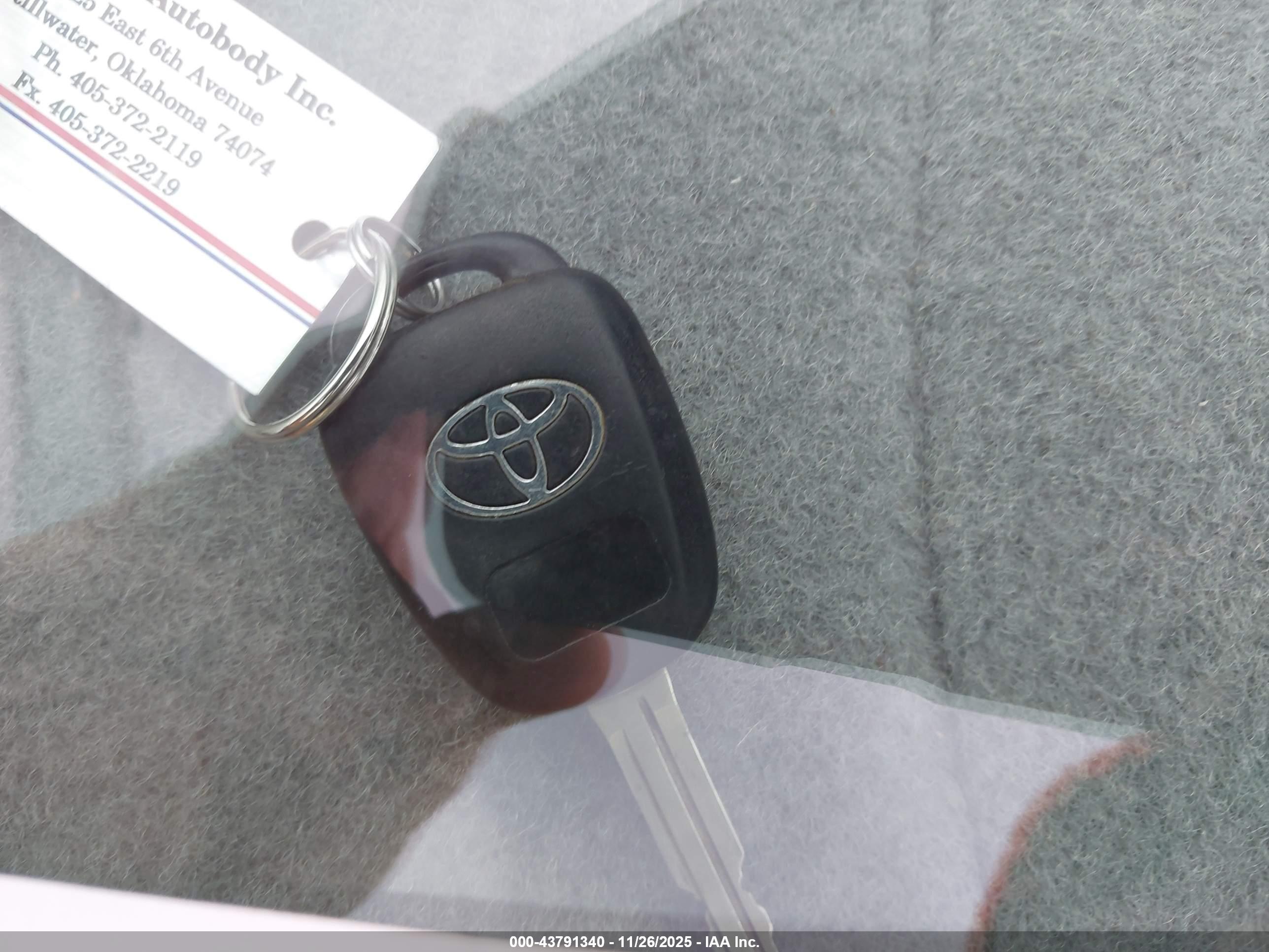 TOYOTA CAMRY image 11
