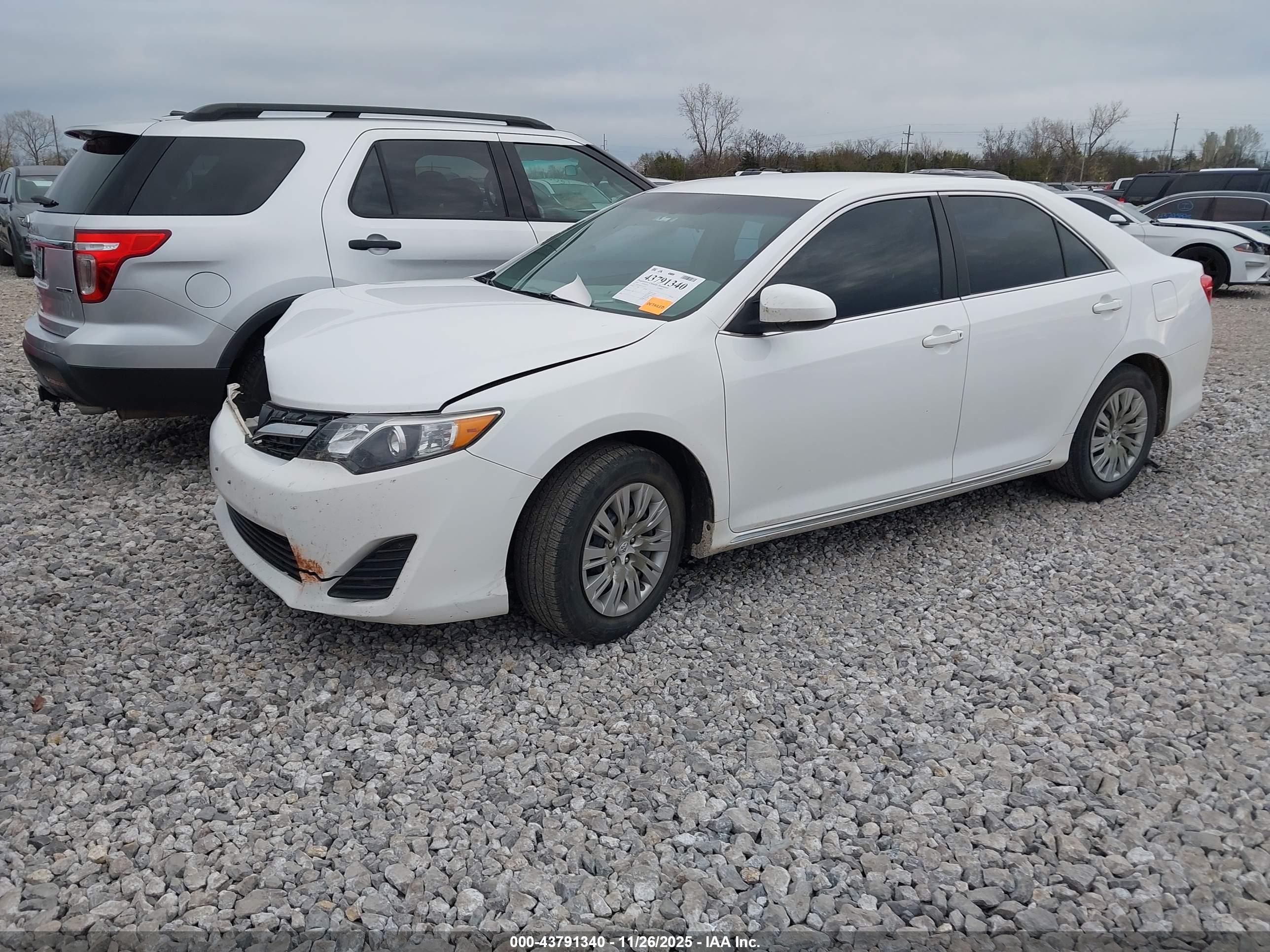 TOYOTA CAMRY image 2