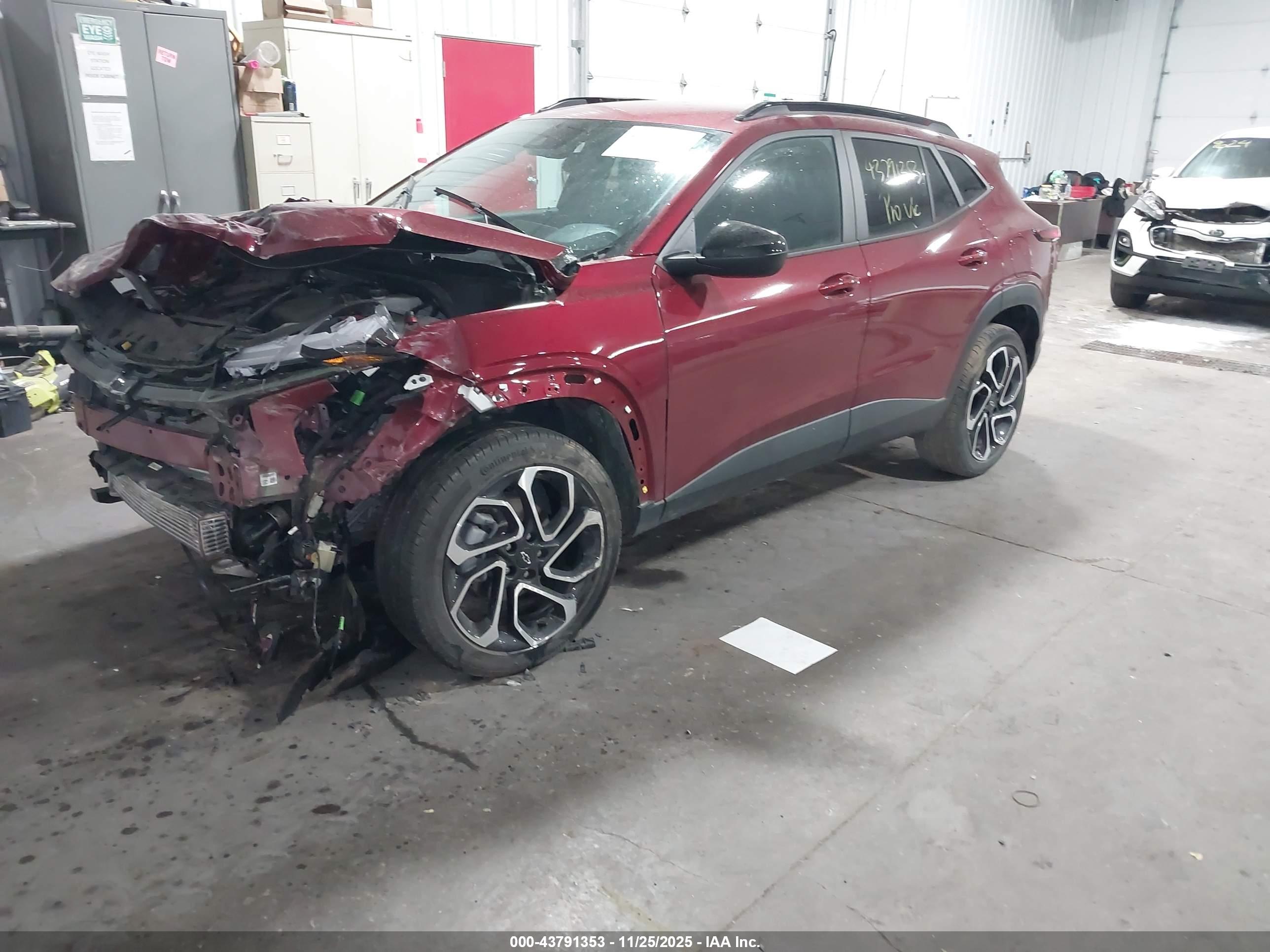 CHEVROLET TRAX image 2