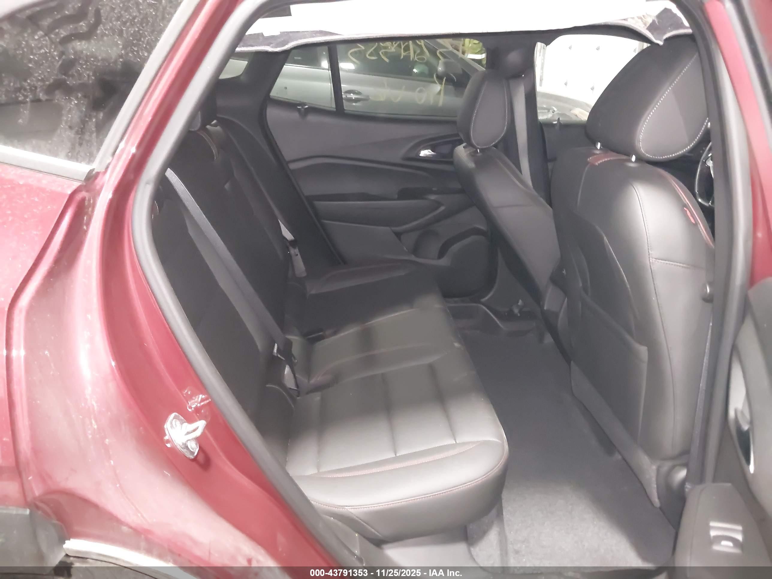CHEVROLET TRAX image 8