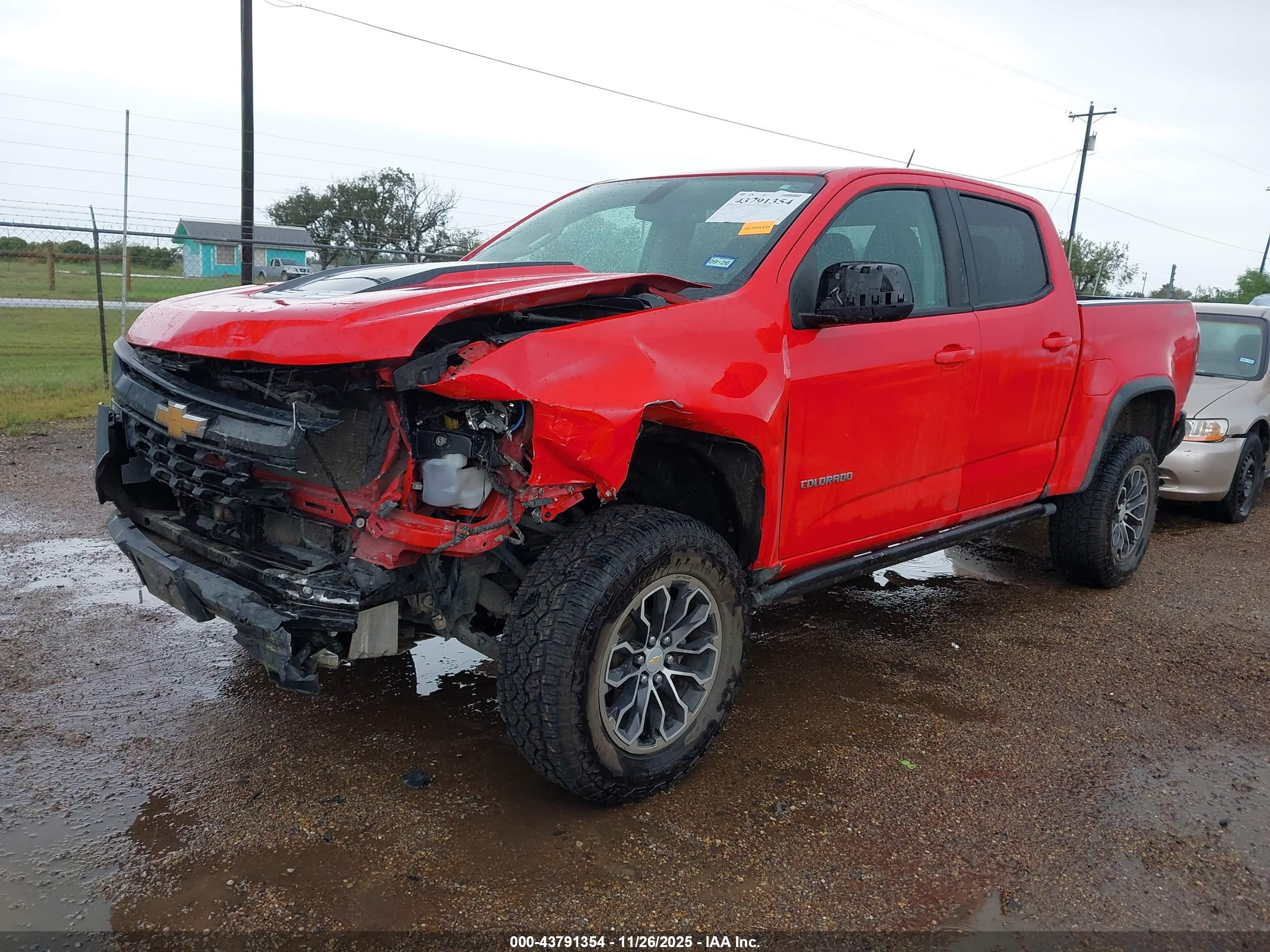 CHEVROLET COLORADO image 2