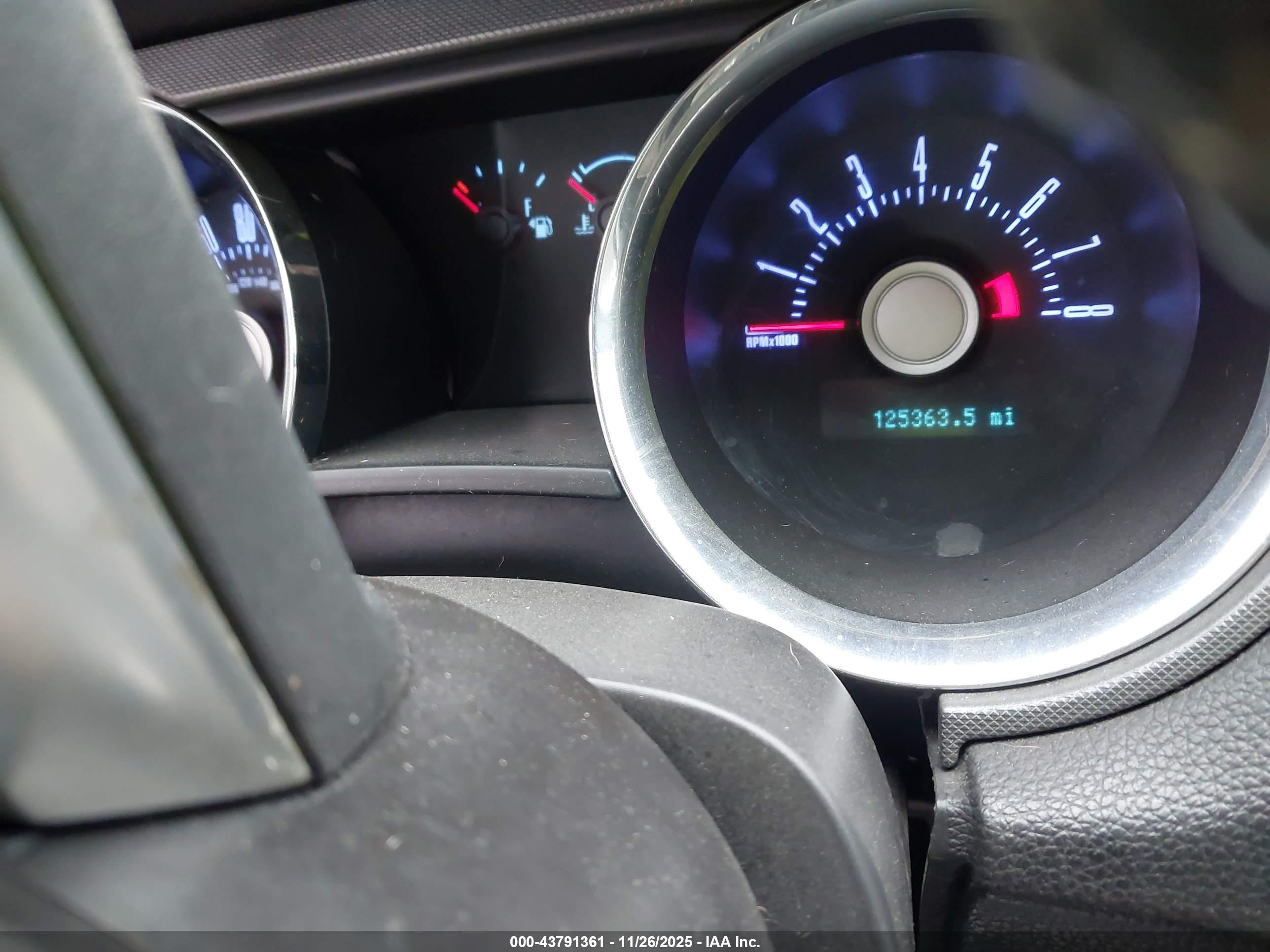 FORD MUSTANG image 7