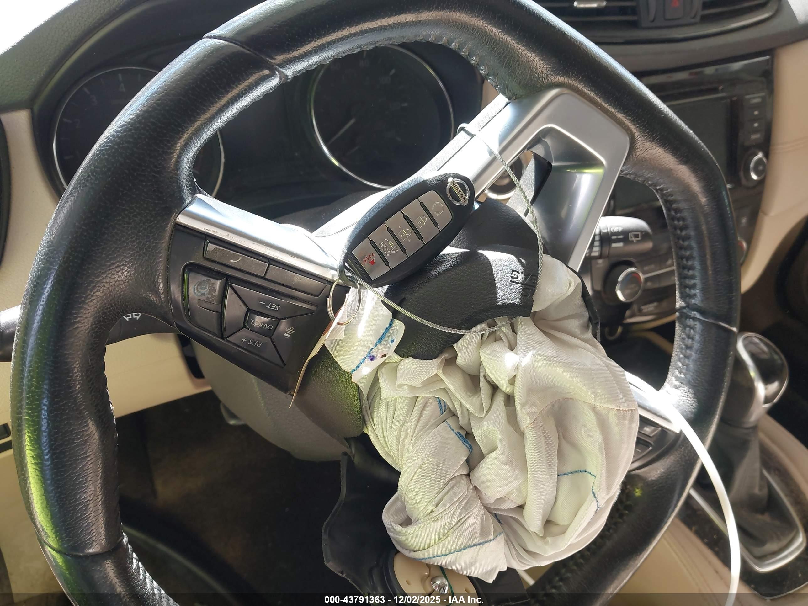 NISSAN ROGUE image 11