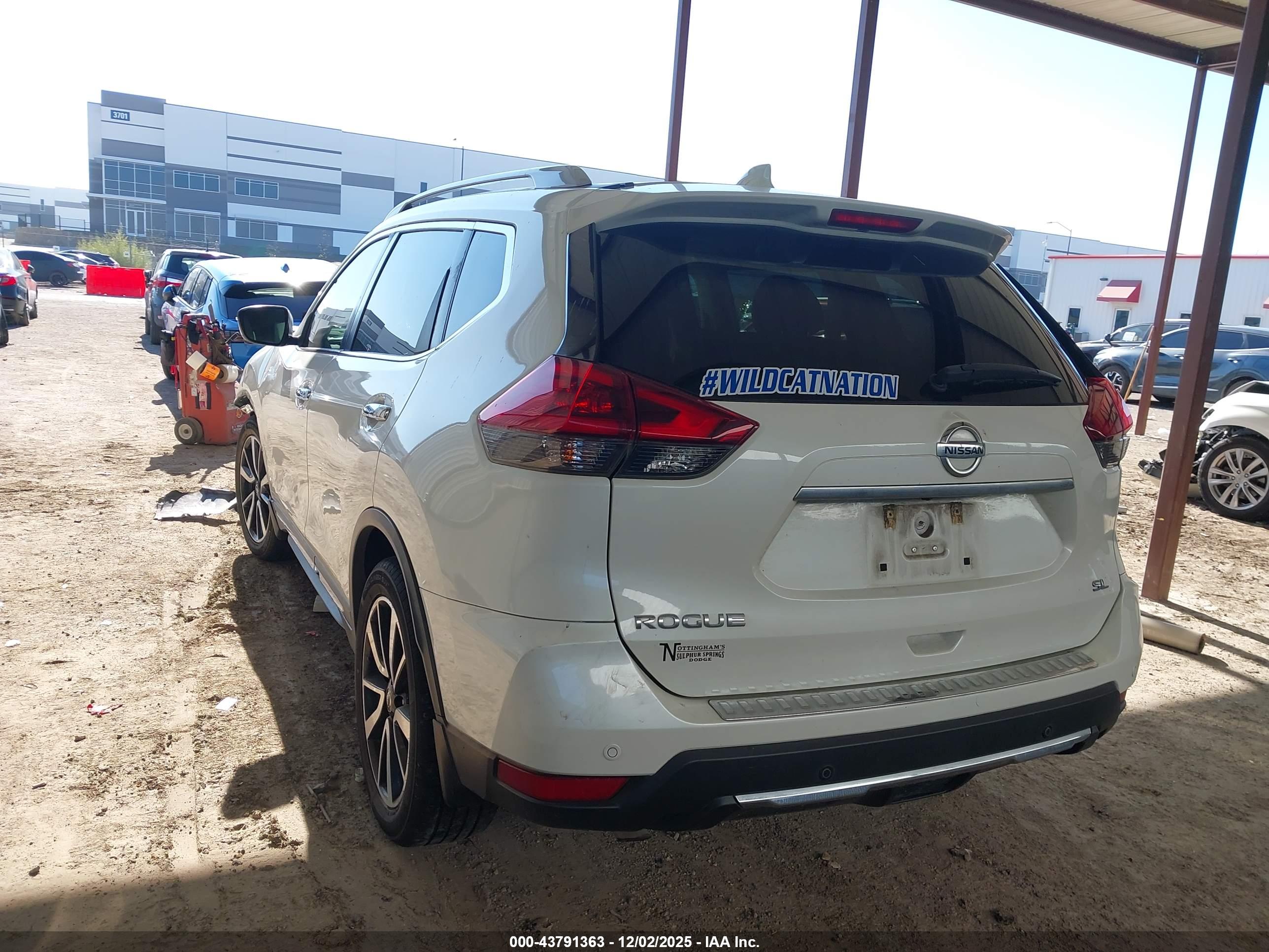 NISSAN ROGUE image 3