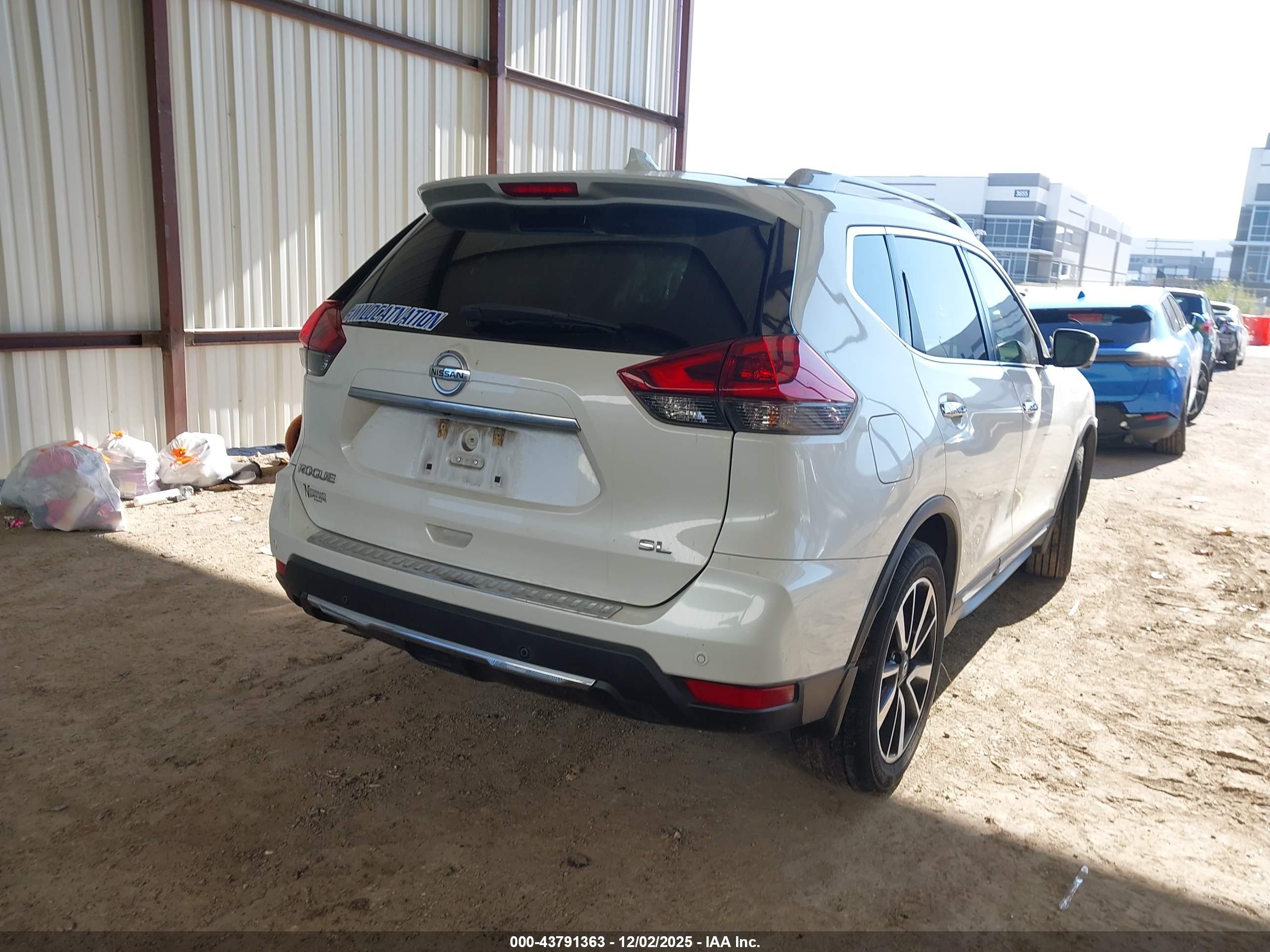 NISSAN ROGUE image 4