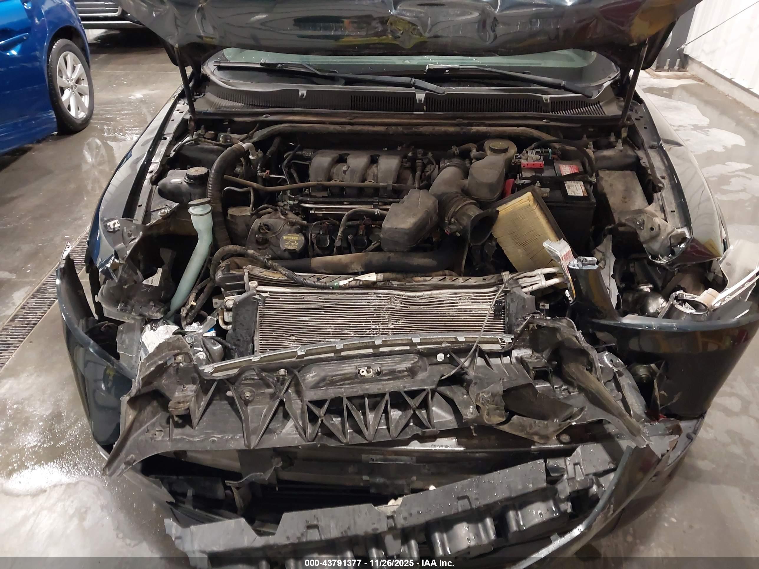 FORD TAURUS image 10