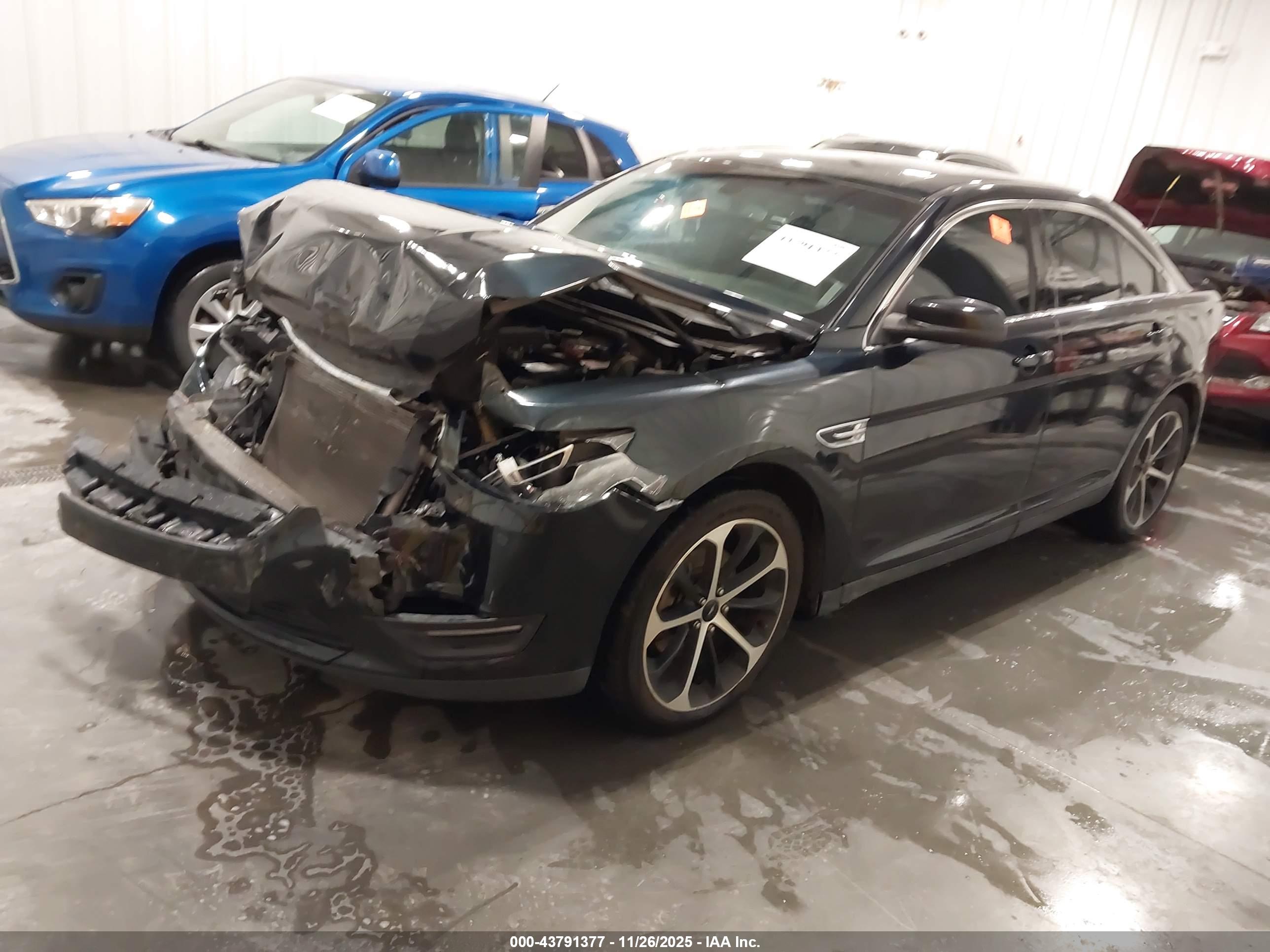 FORD TAURUS image 2