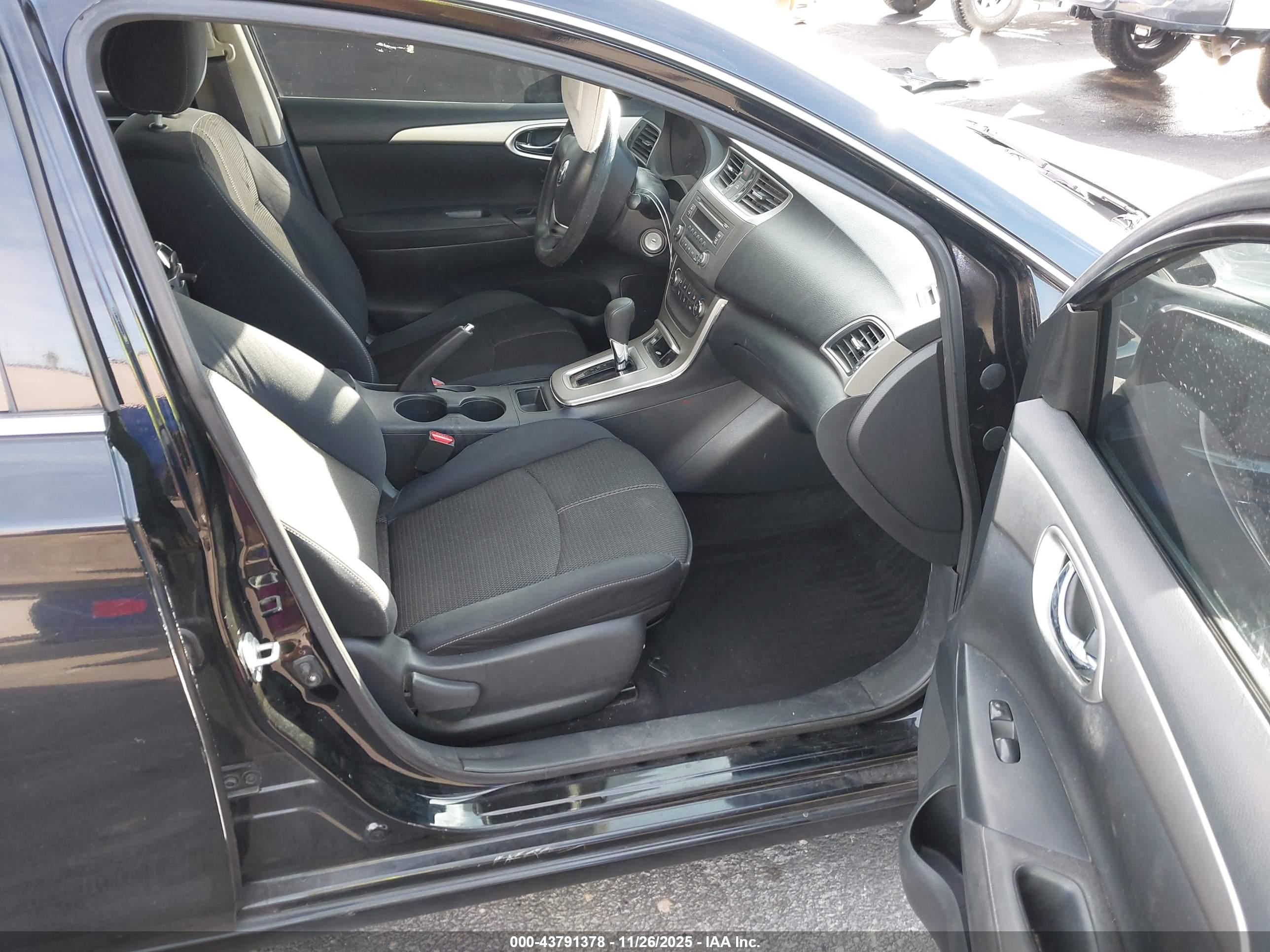 NISSAN SENTRA image 5