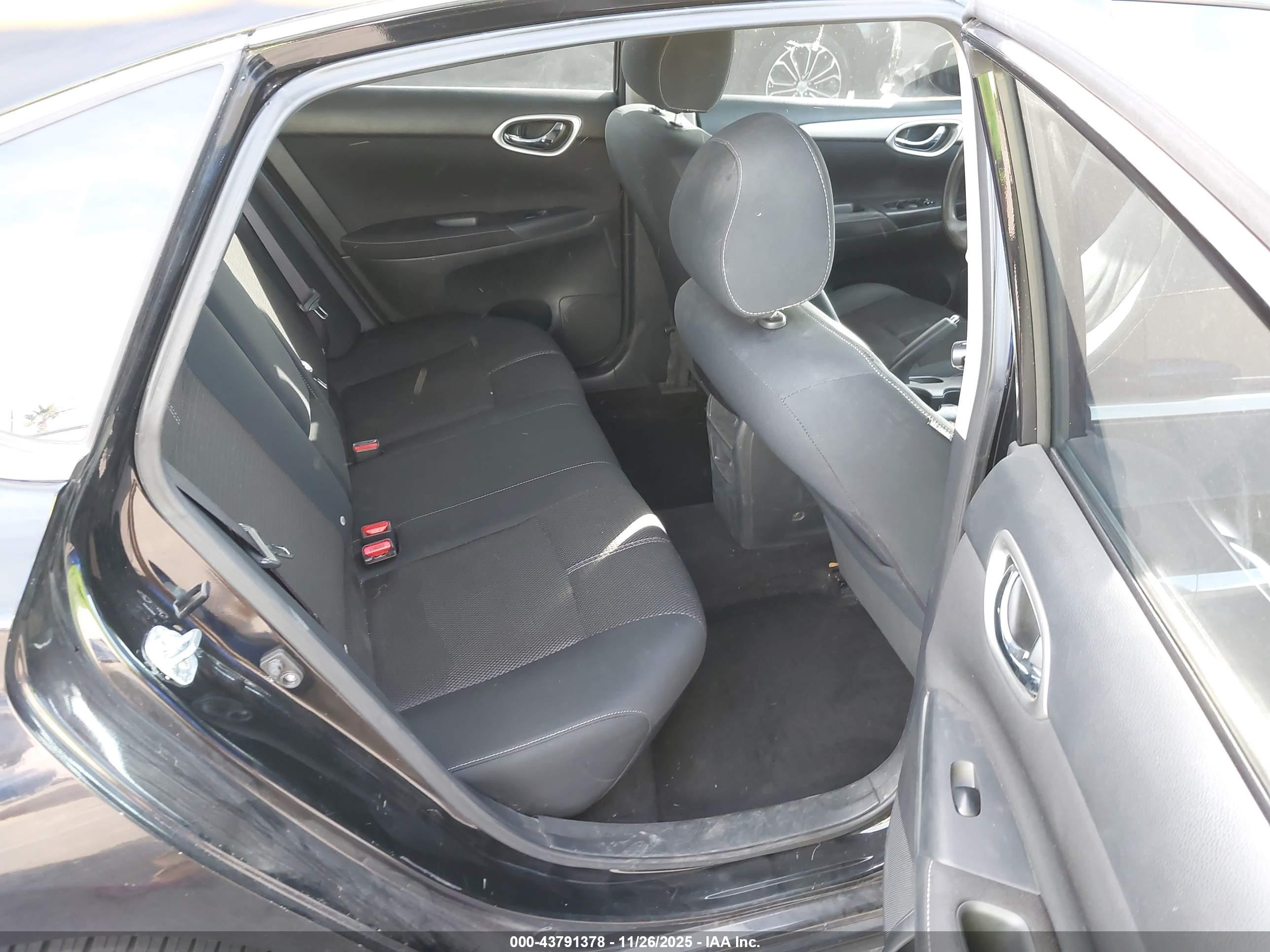 NISSAN SENTRA image 8