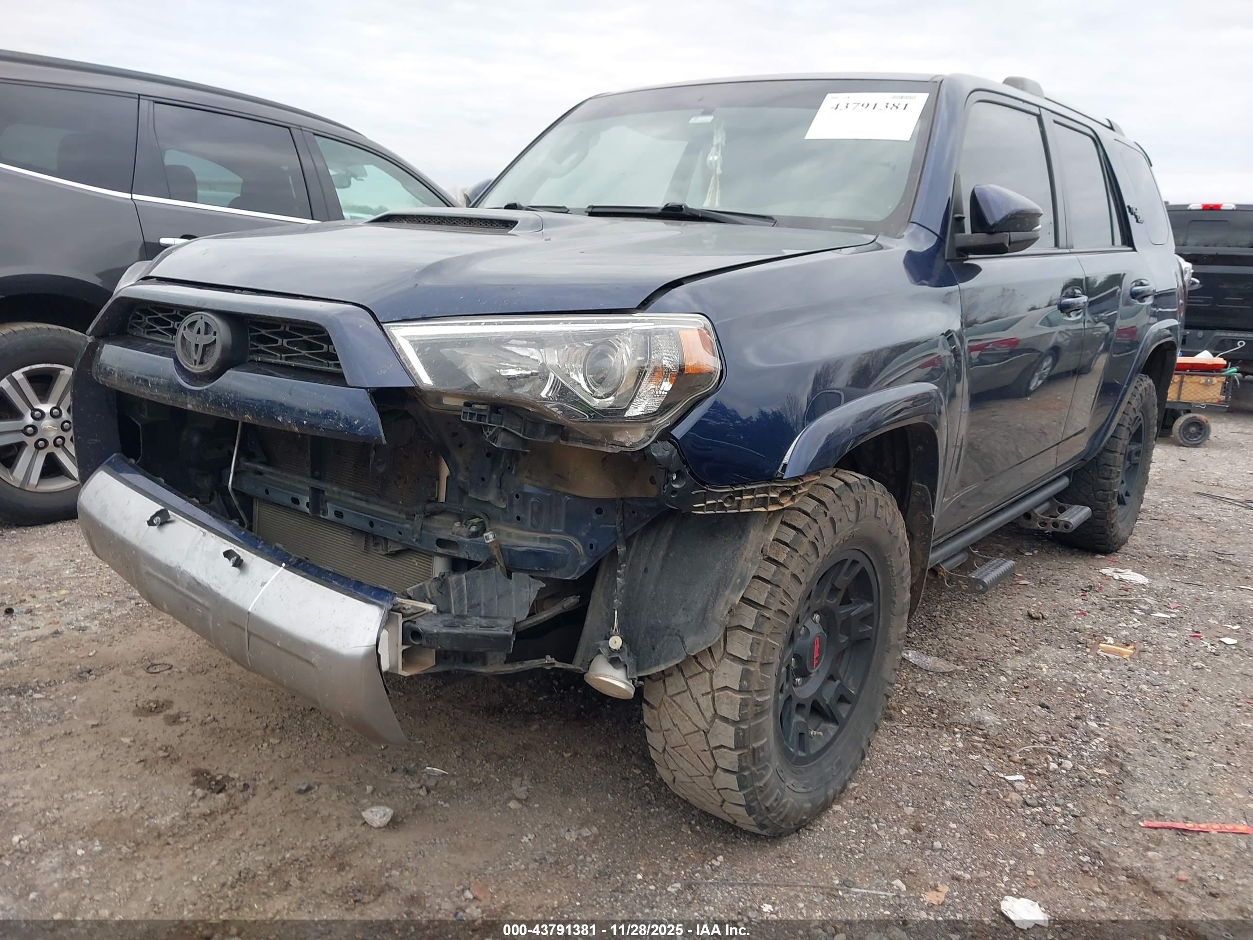TOYOTA 4RUNNER image 2
