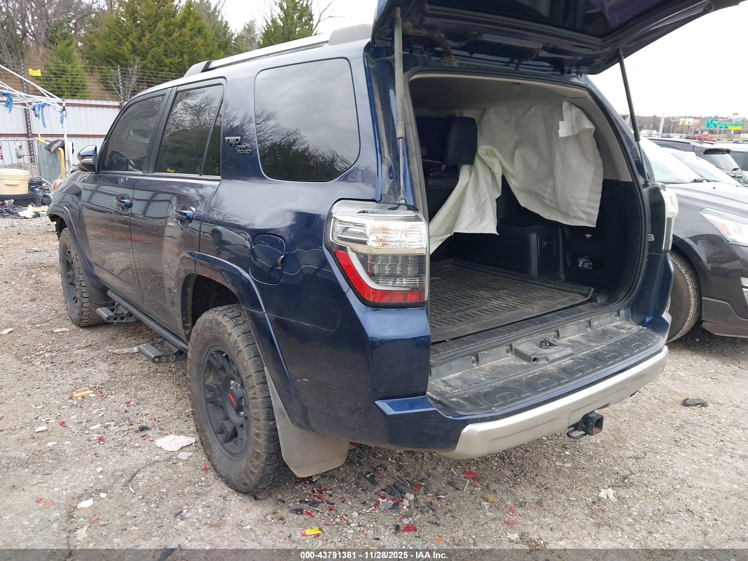 TOYOTA 4RUNNER image 3
