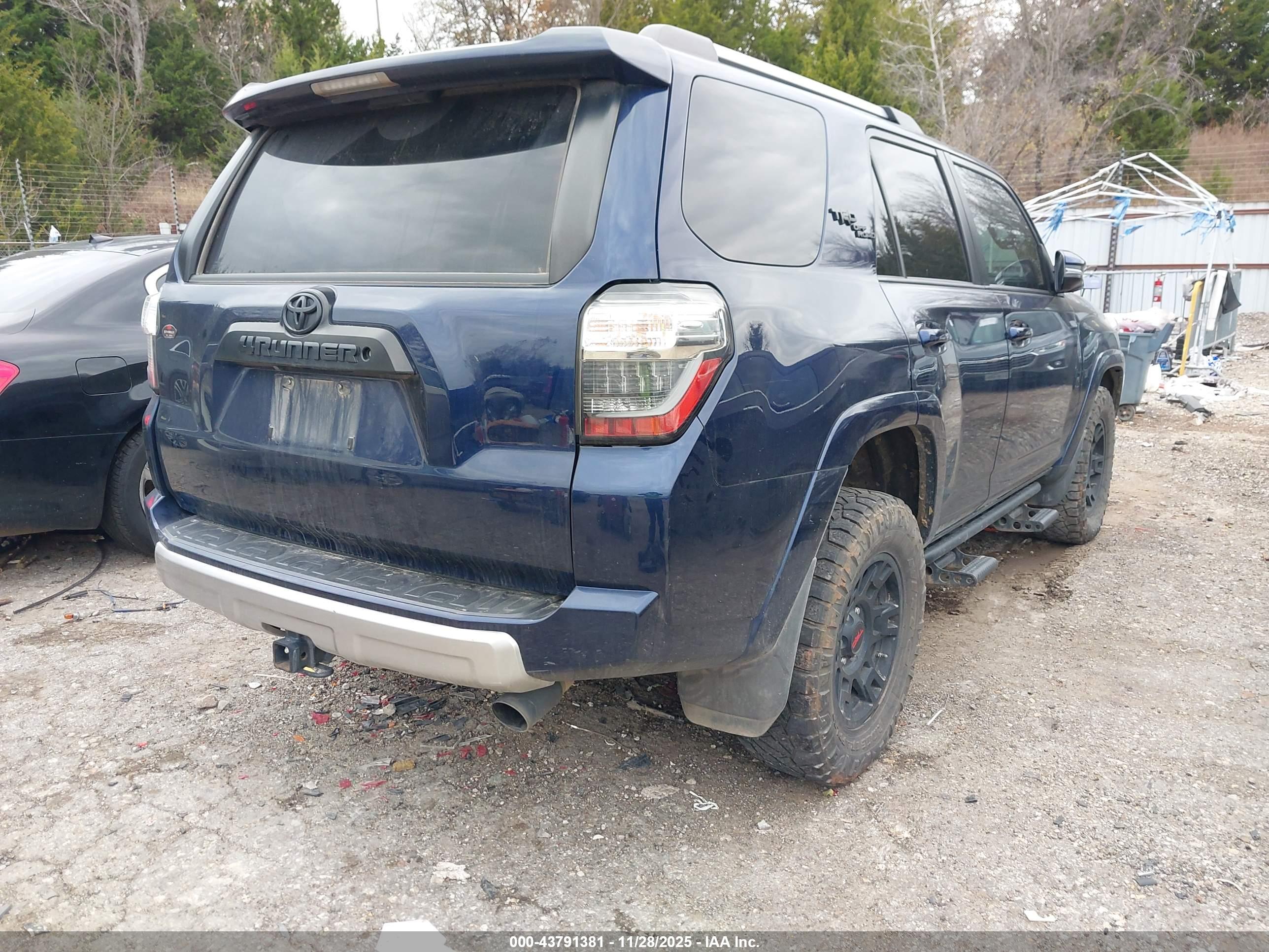 TOYOTA 4RUNNER image 4