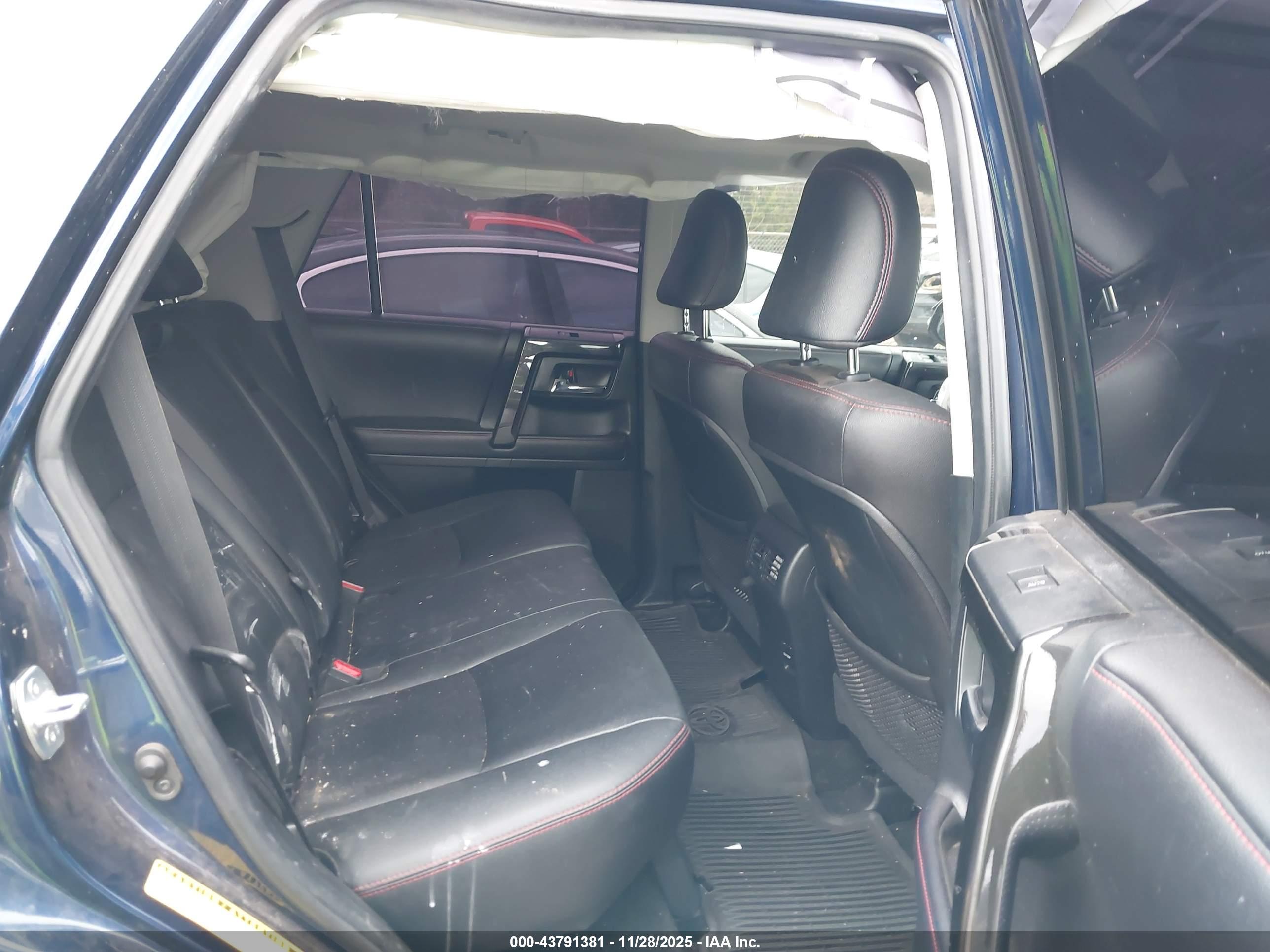 TOYOTA 4RUNNER image 8