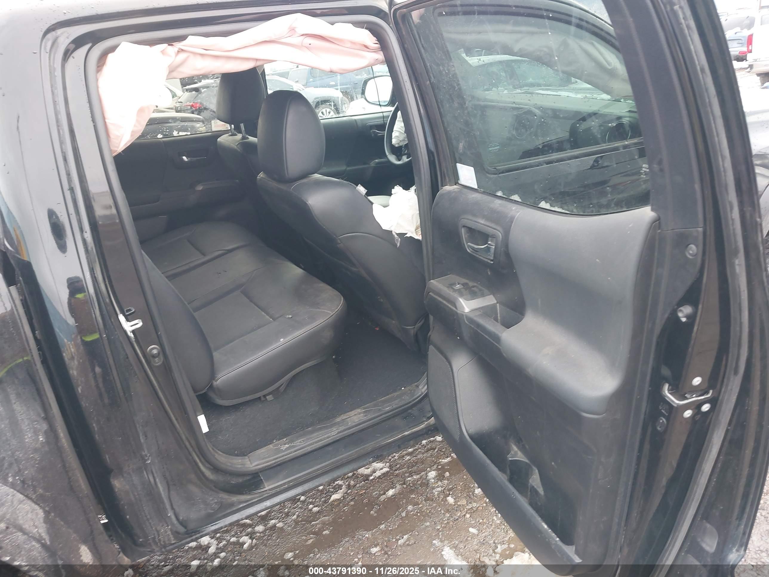 TOYOTA TACOMA image 8