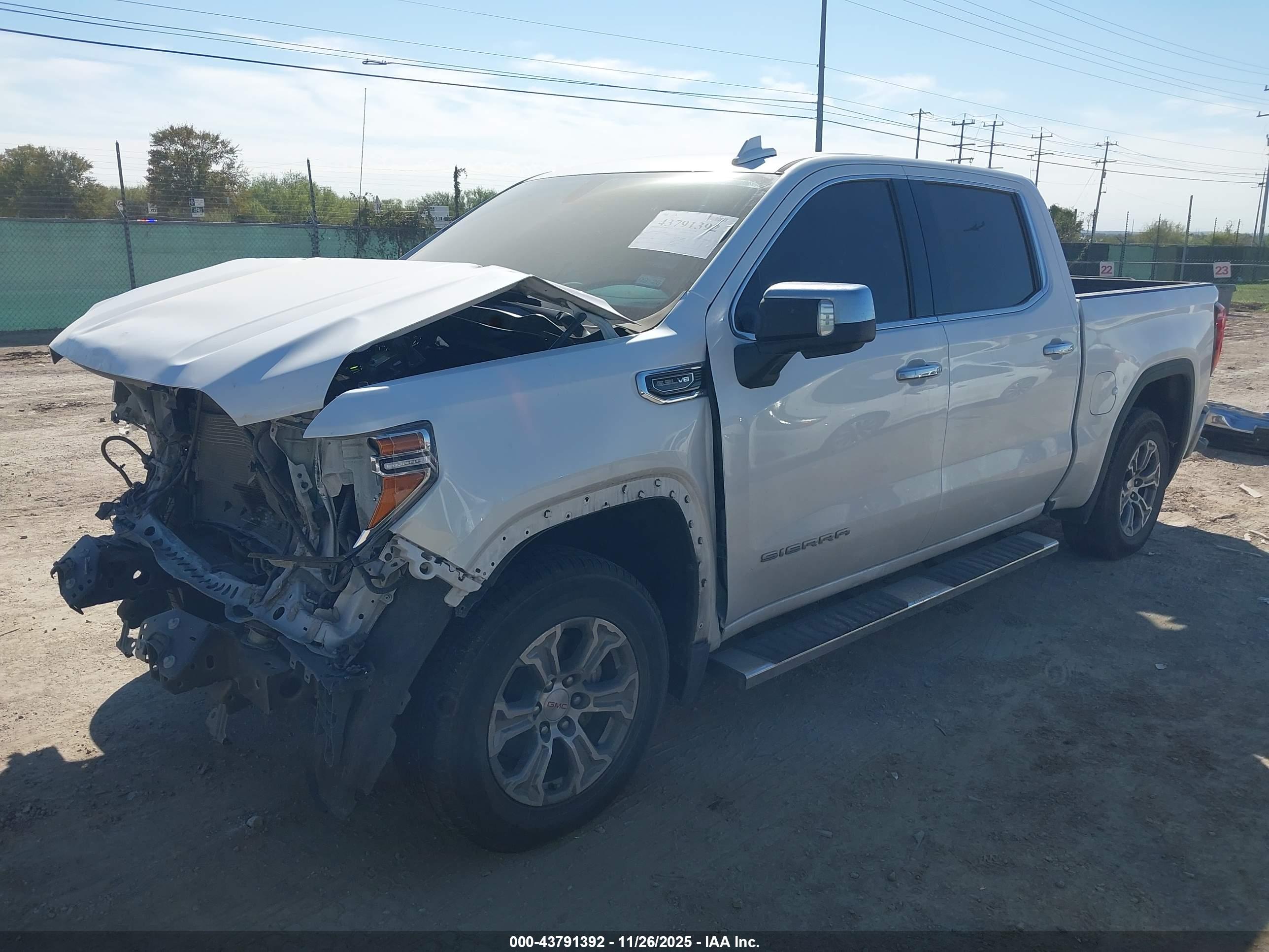 GMC SIERRA image 2