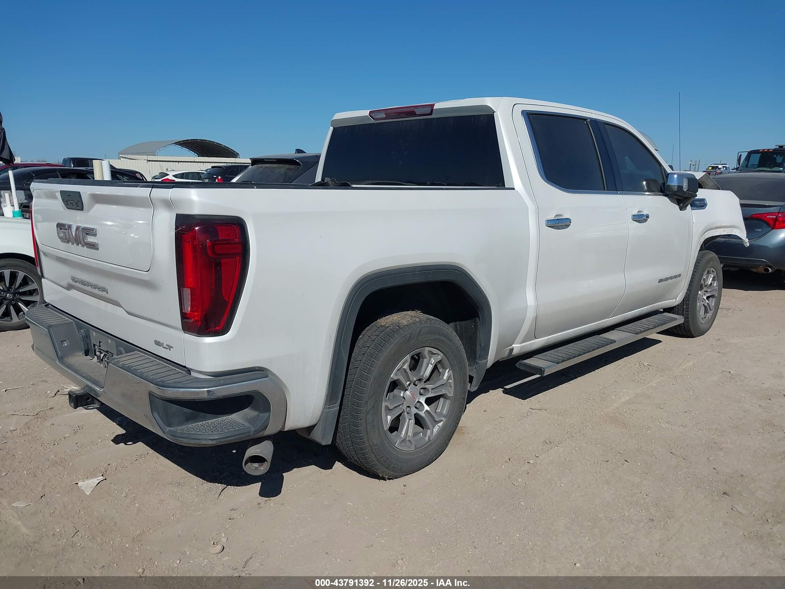 GMC SIERRA image 4