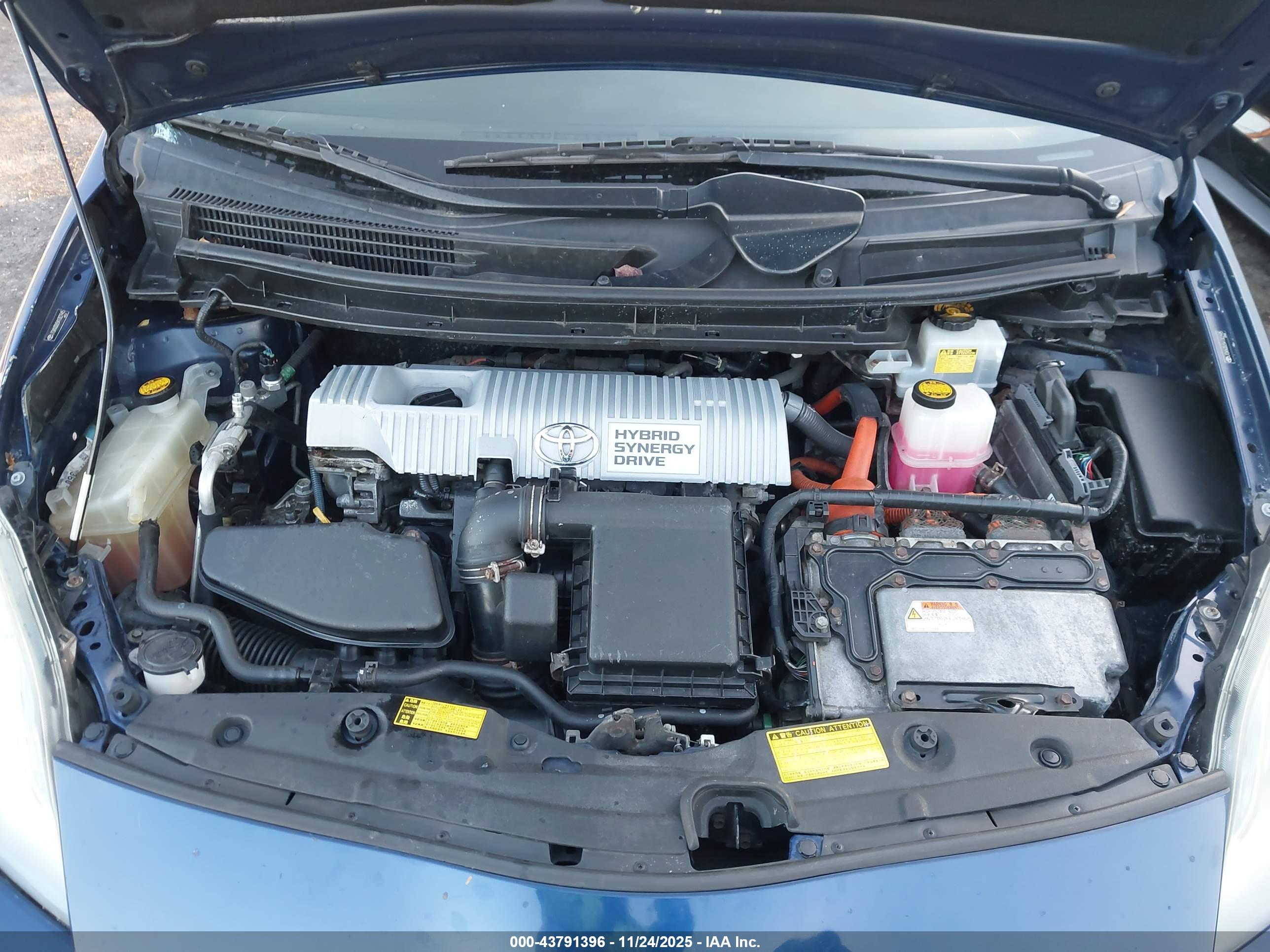 TOYOTA PRIUS image 10