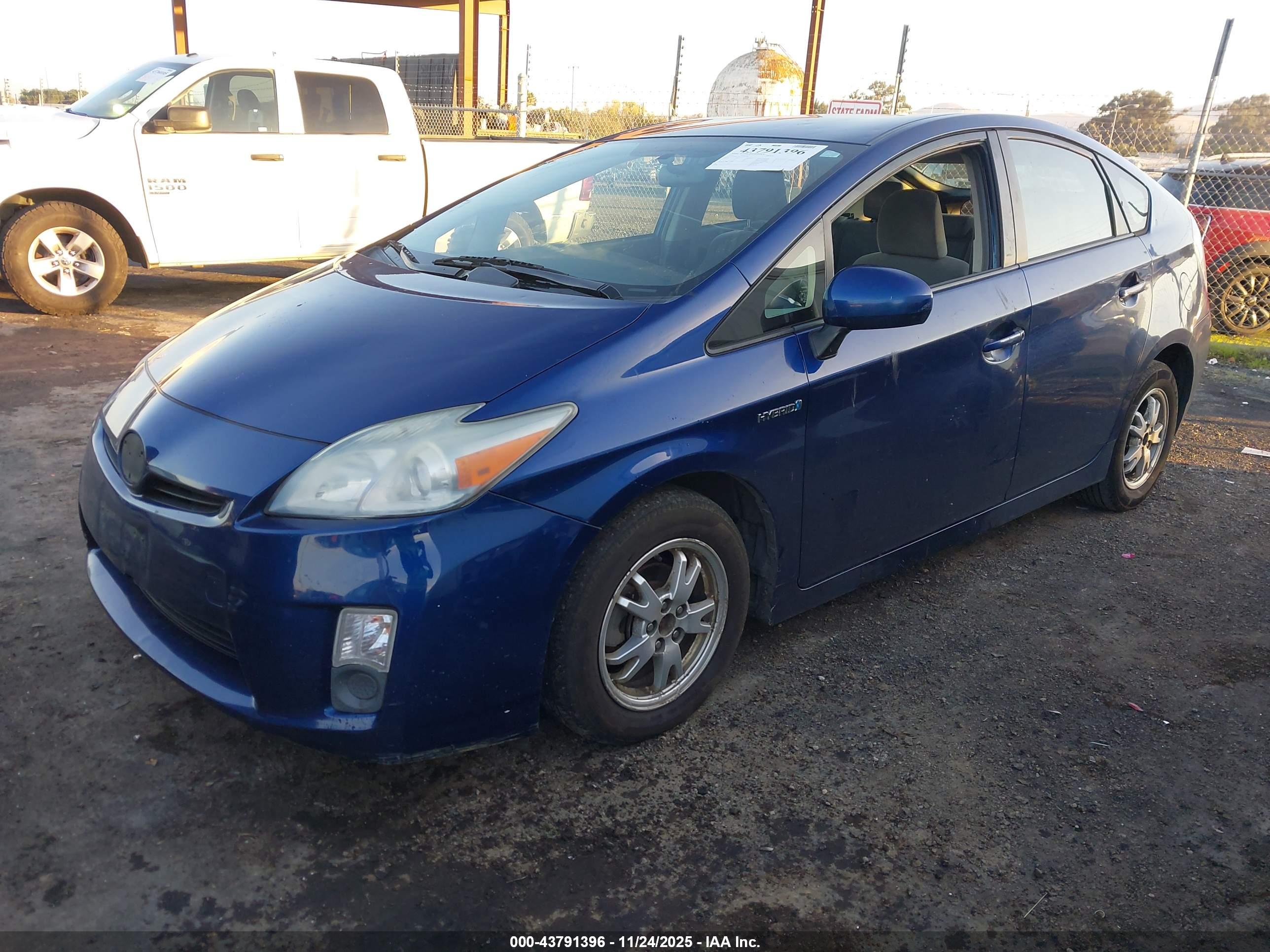 TOYOTA PRIUS image 2