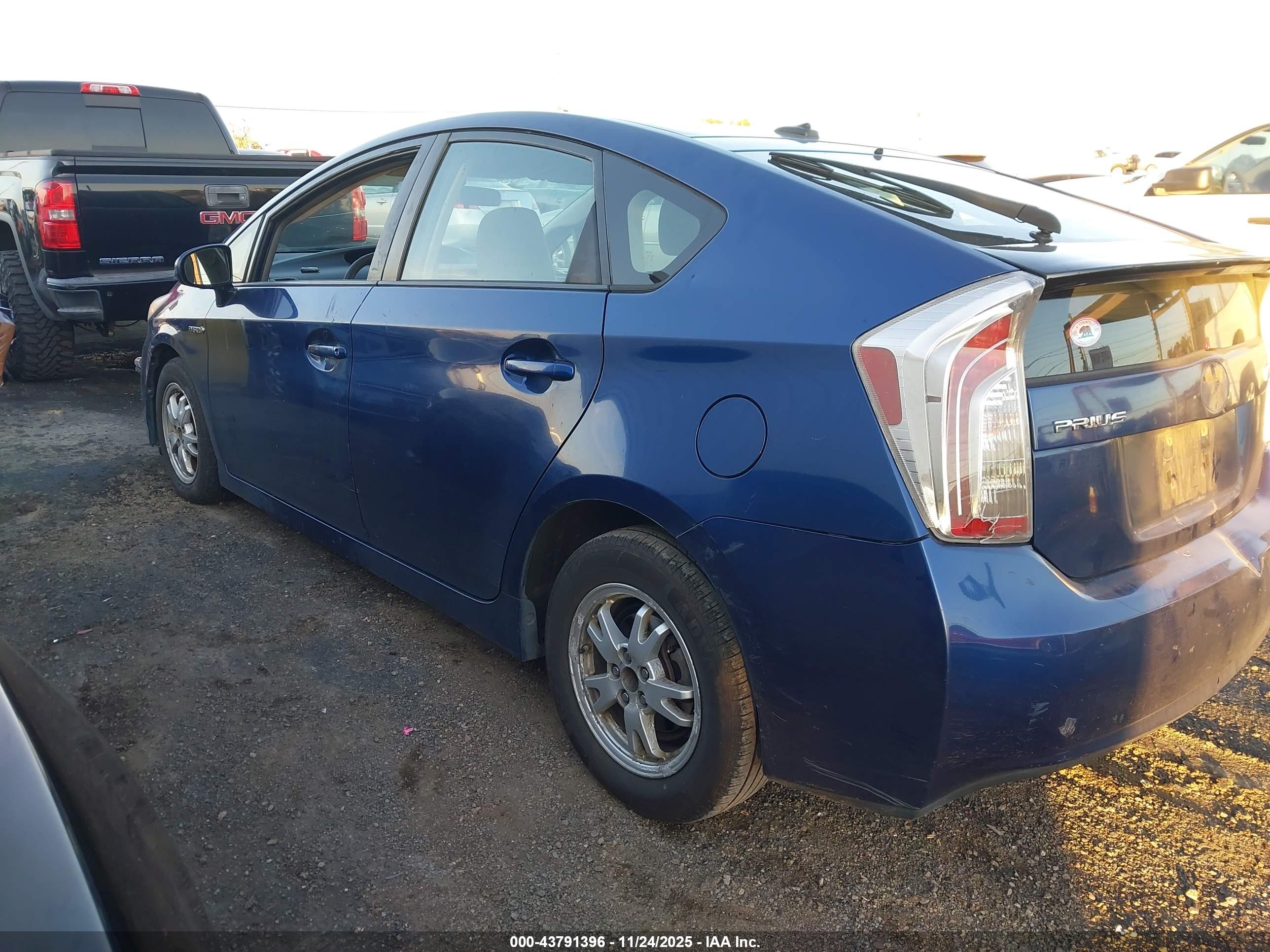 TOYOTA PRIUS image 3