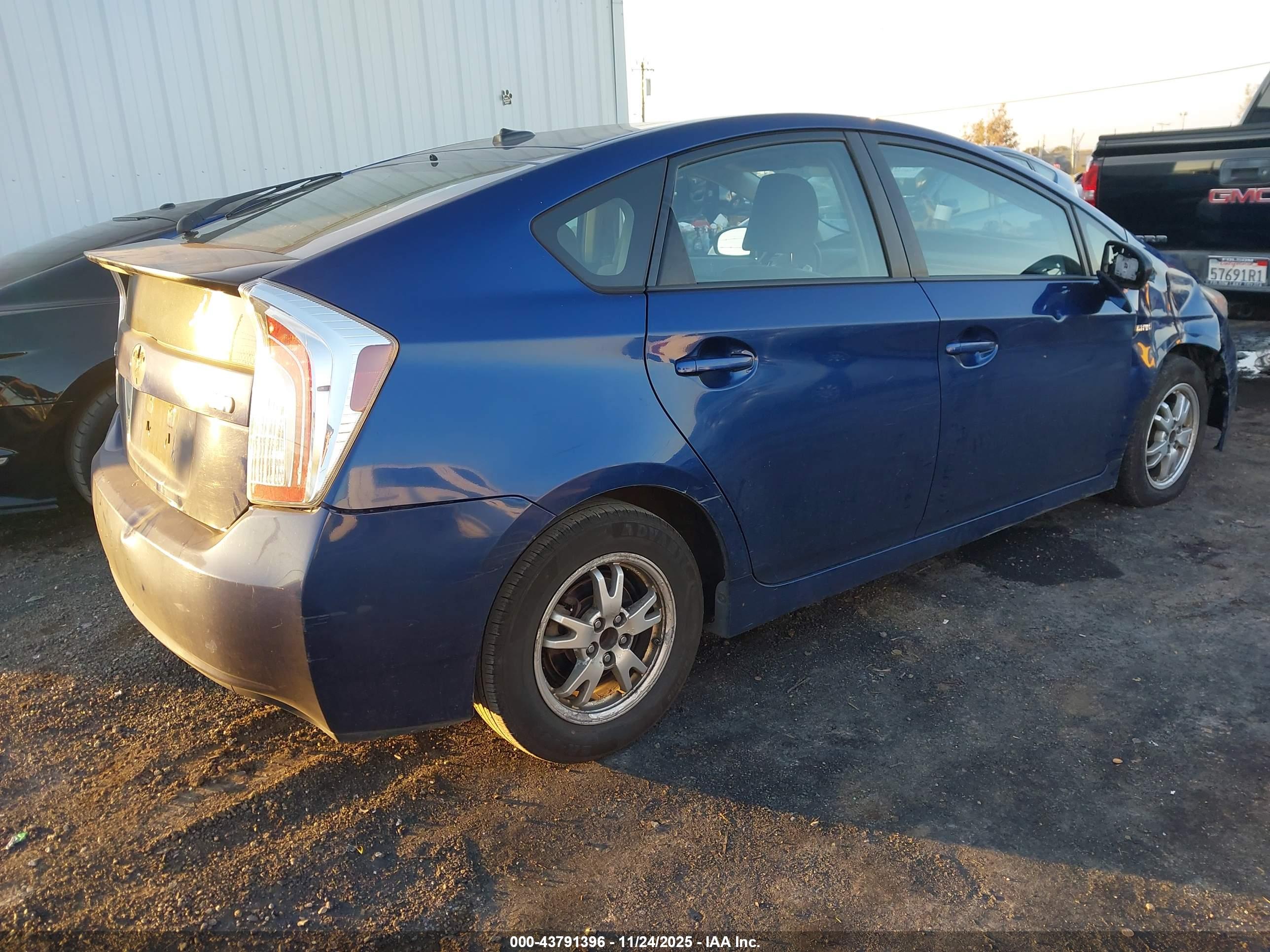 TOYOTA PRIUS image 4