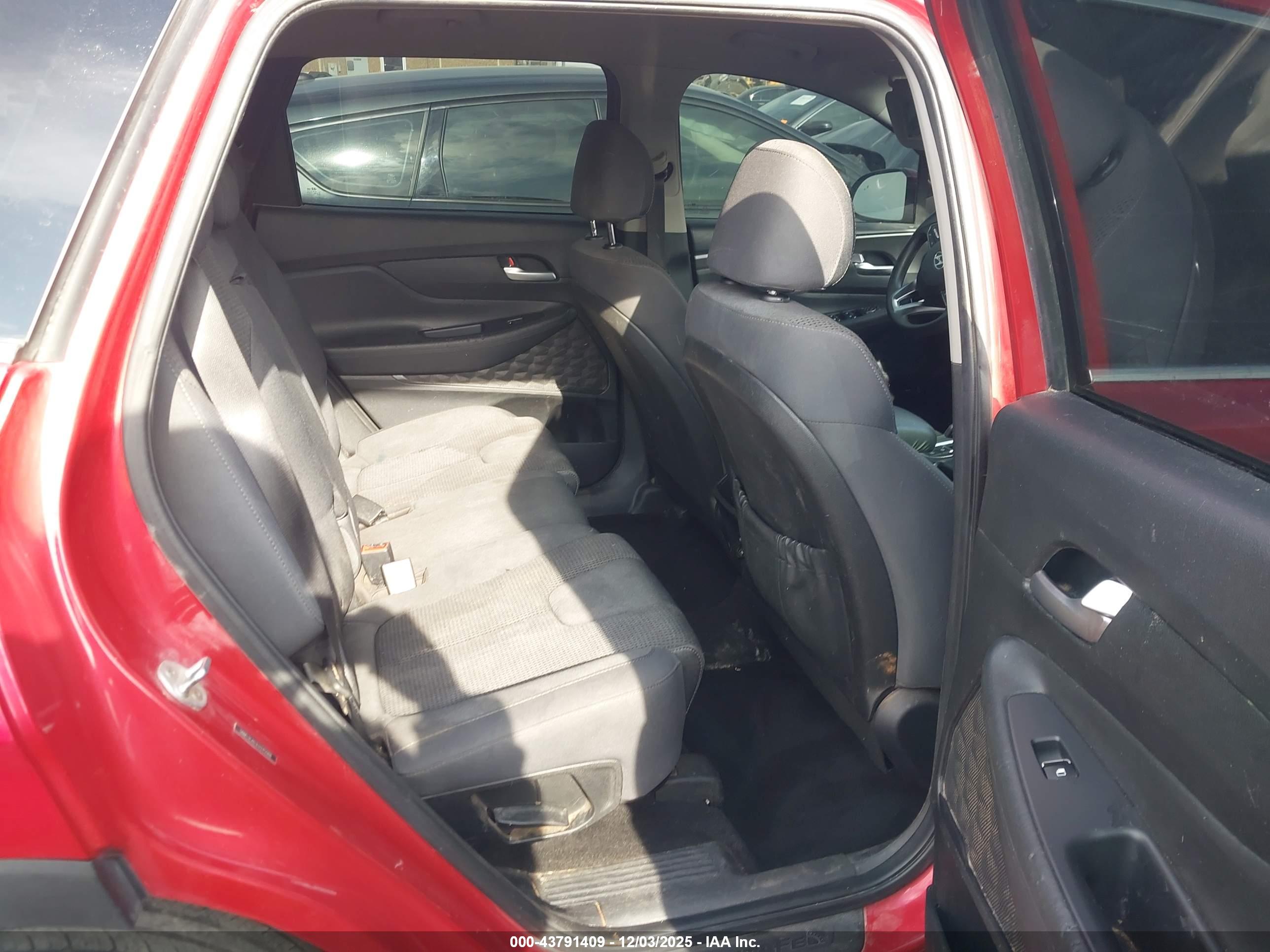 HYUNDAI SANTA image 8