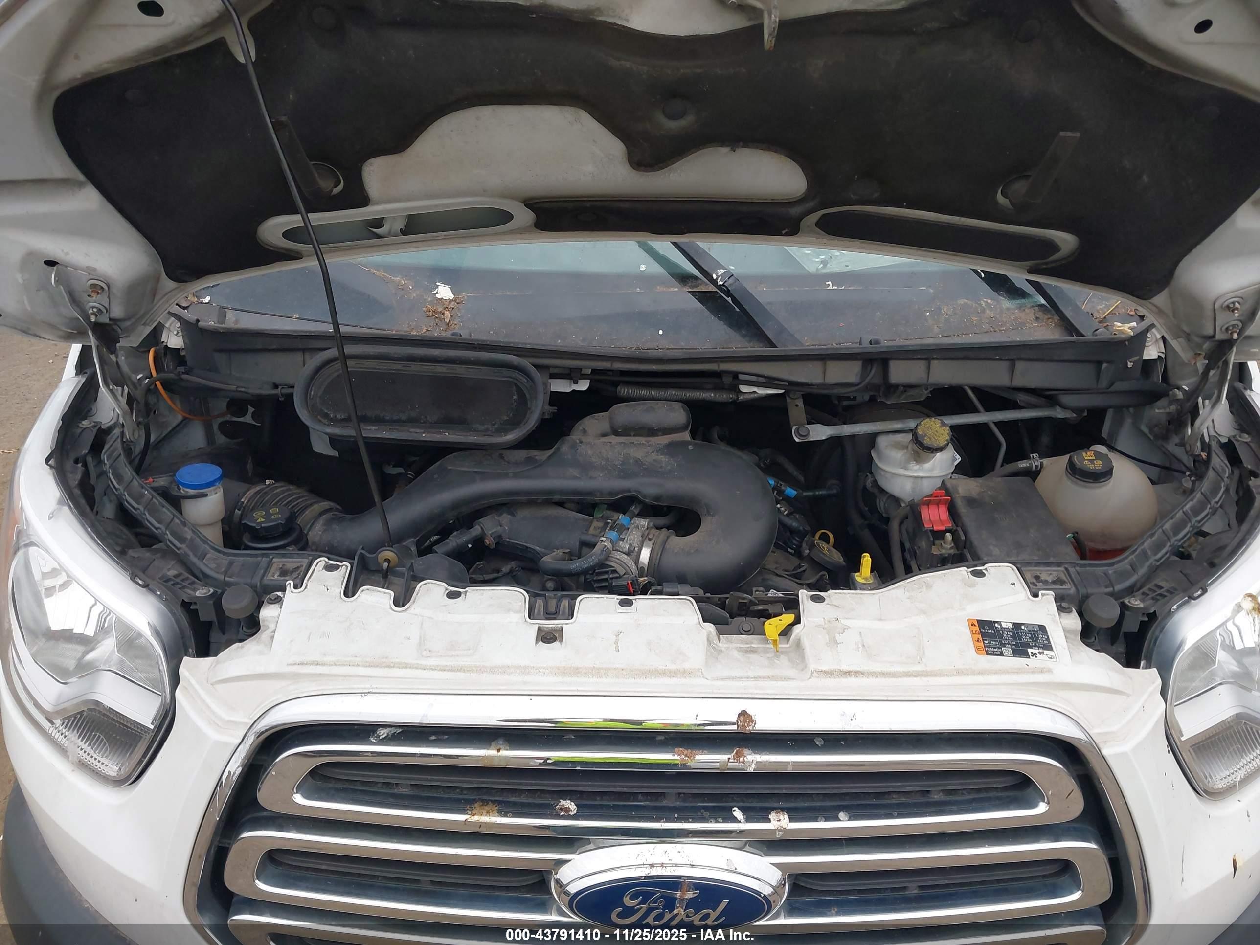 FORD TRANSIT-150 image 10