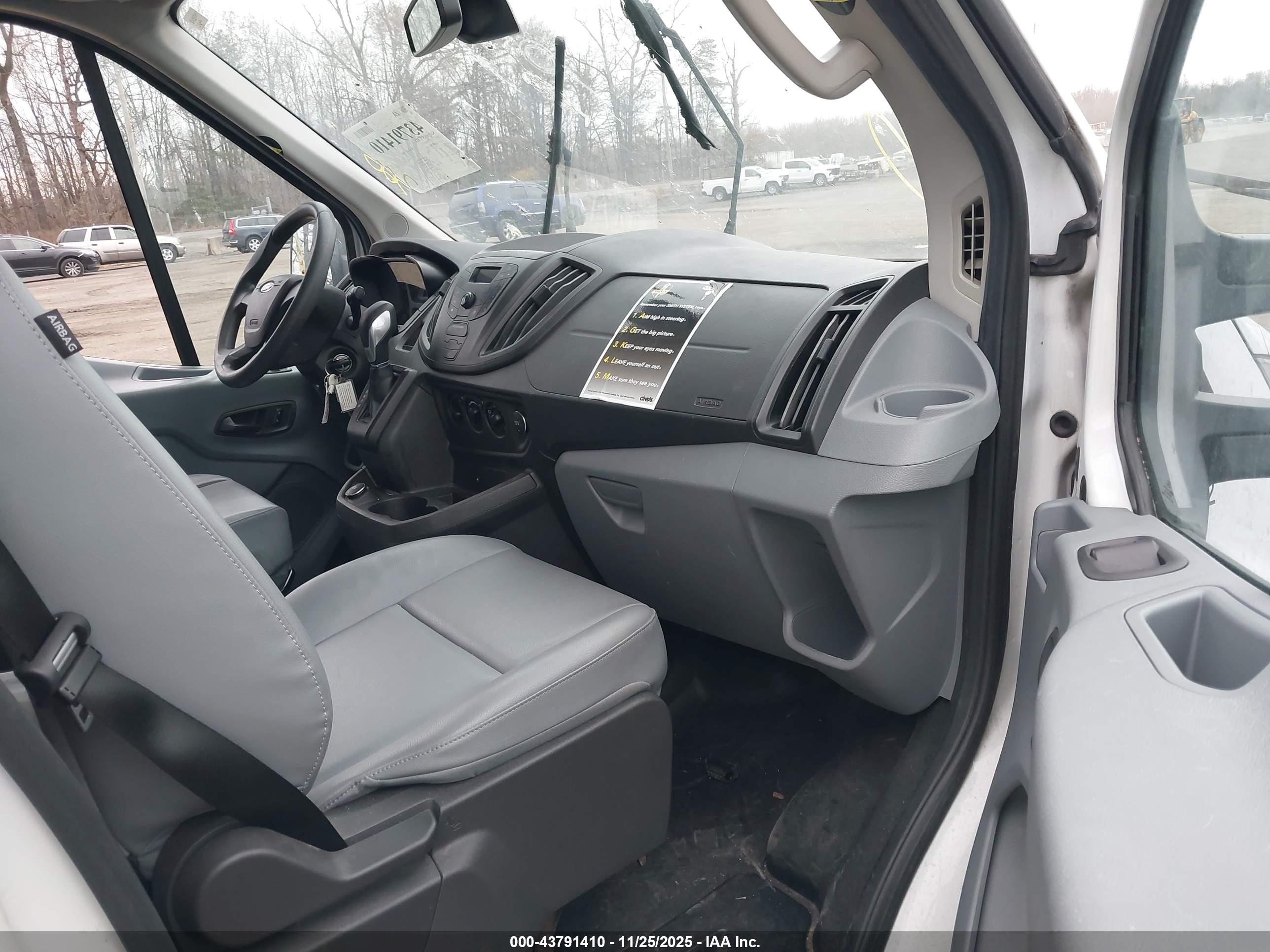 FORD TRANSIT-150 image 5