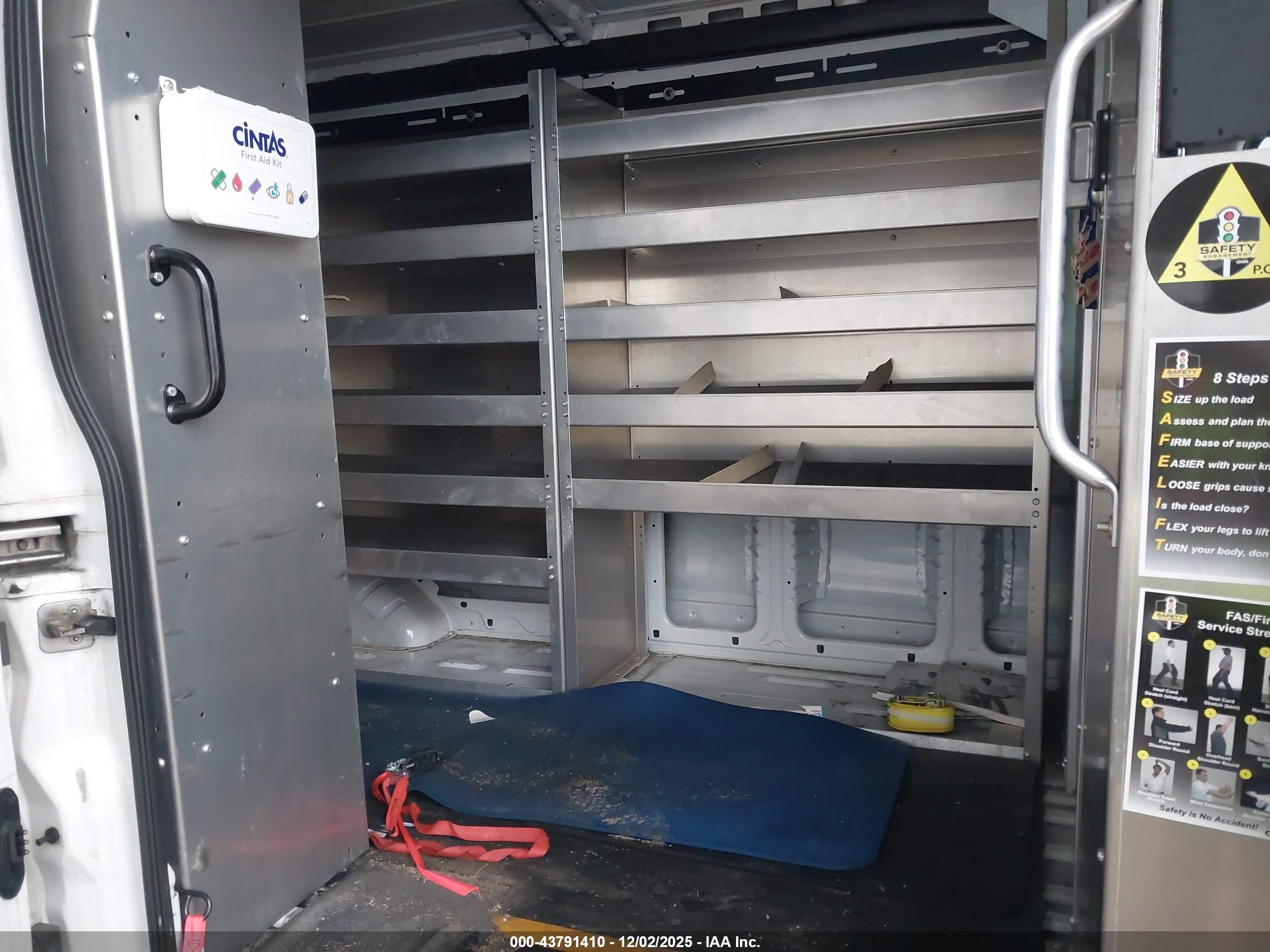 FORD TRANSIT-150 image 8