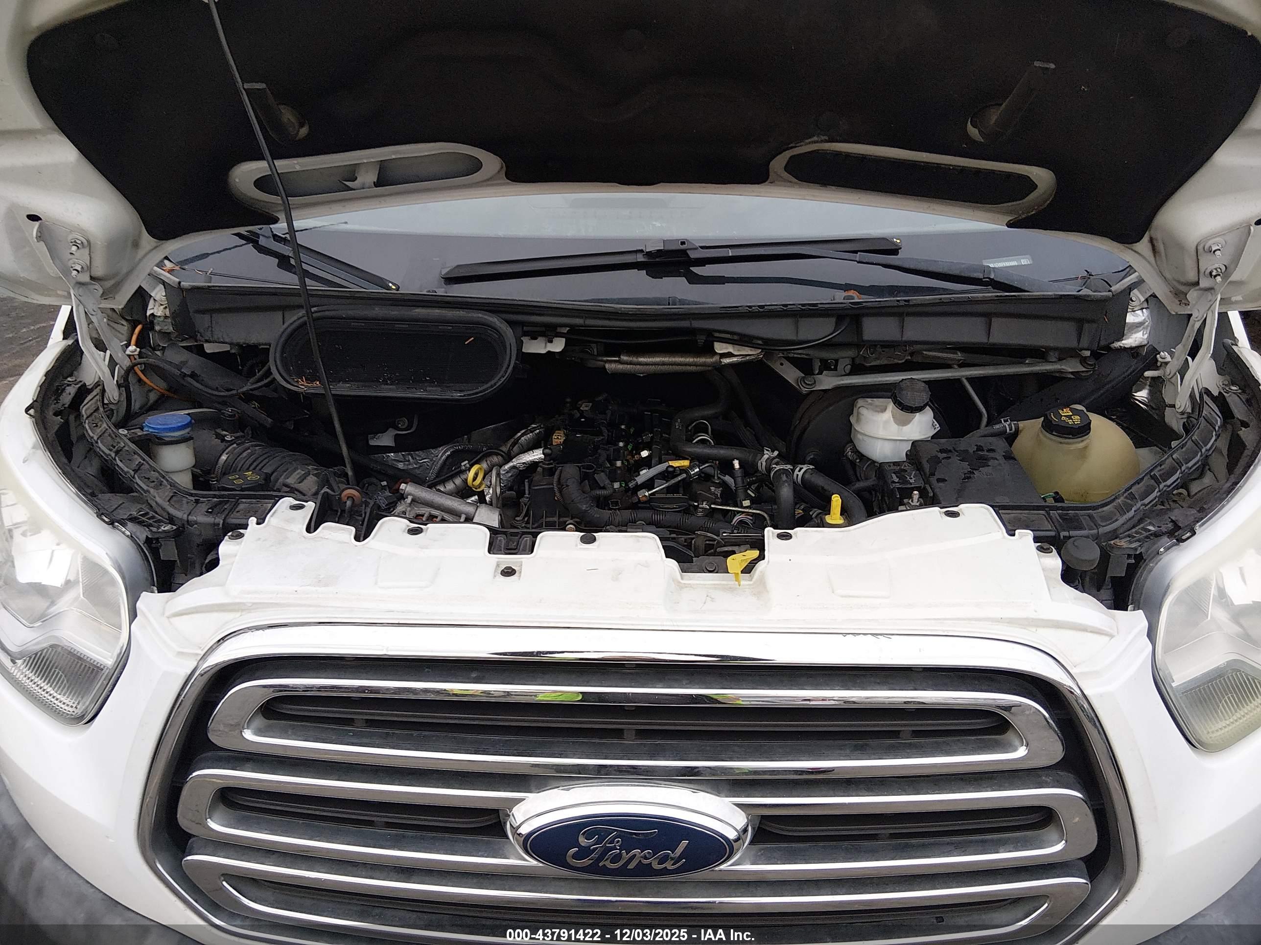 FORD TRANSIT-250 image 10