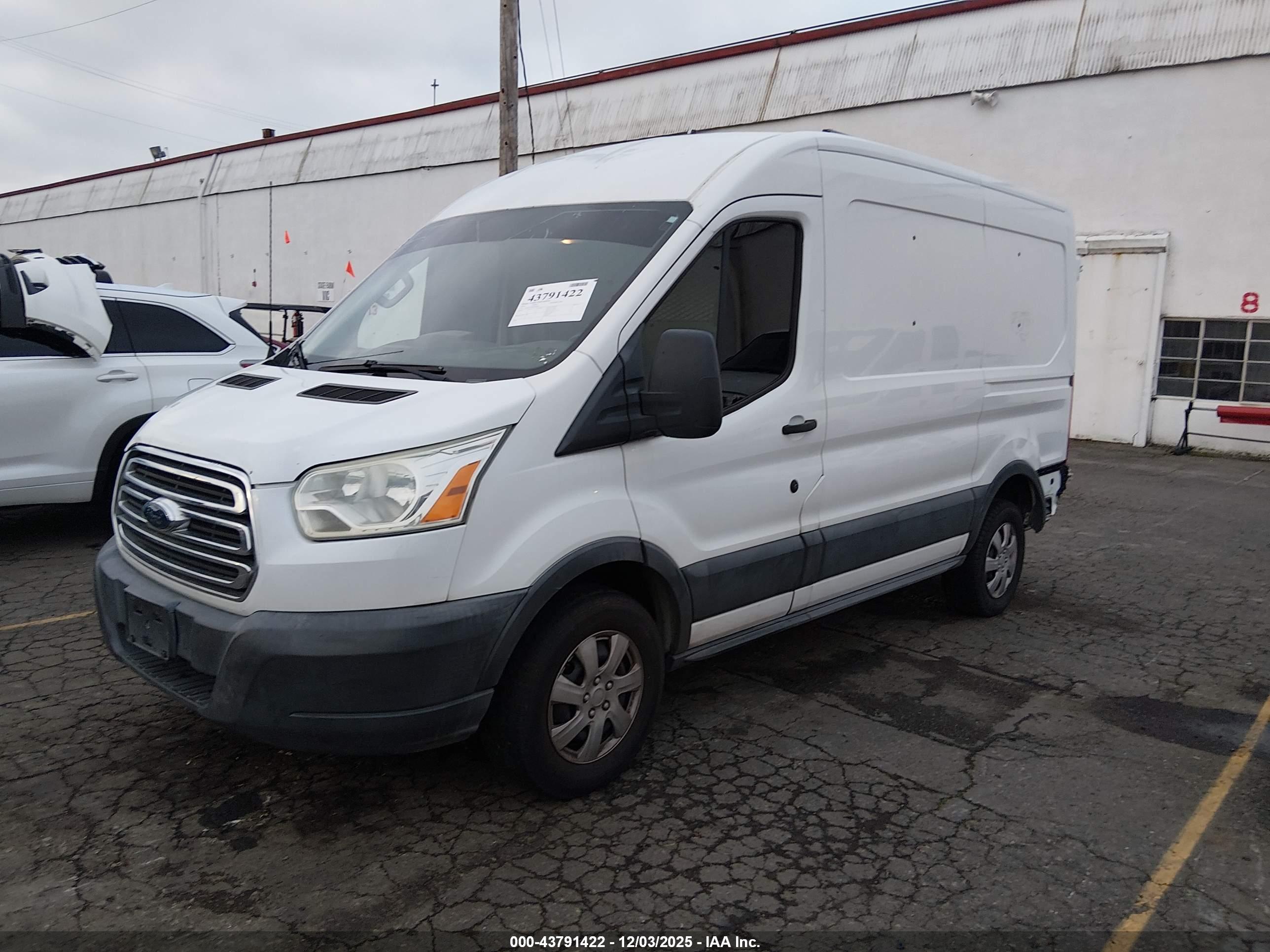 FORD TRANSIT-250 image 2