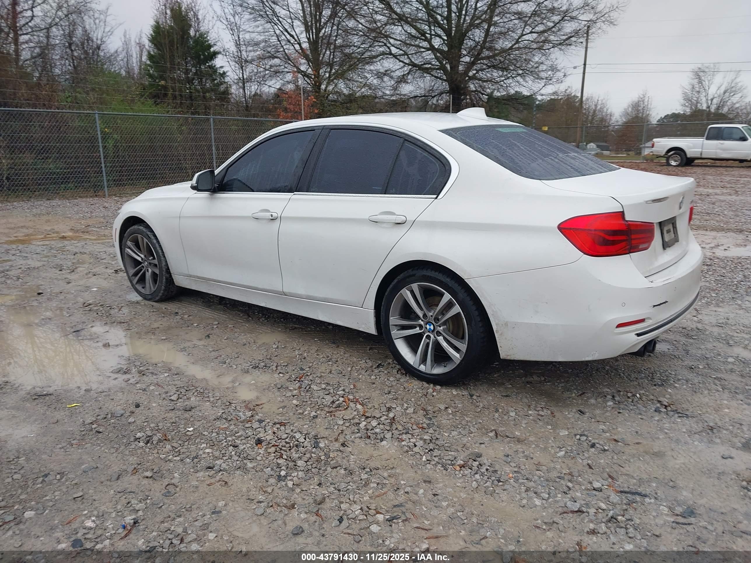 BMW 330I image 3