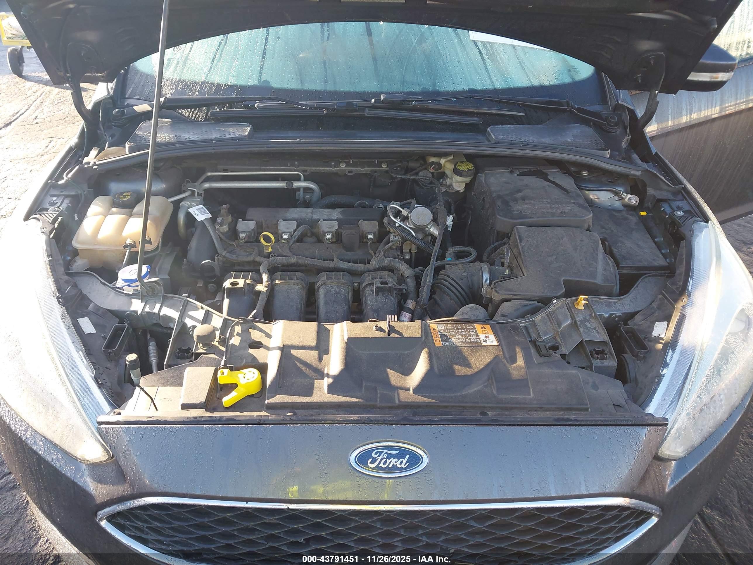 FORD FOCUS image 10