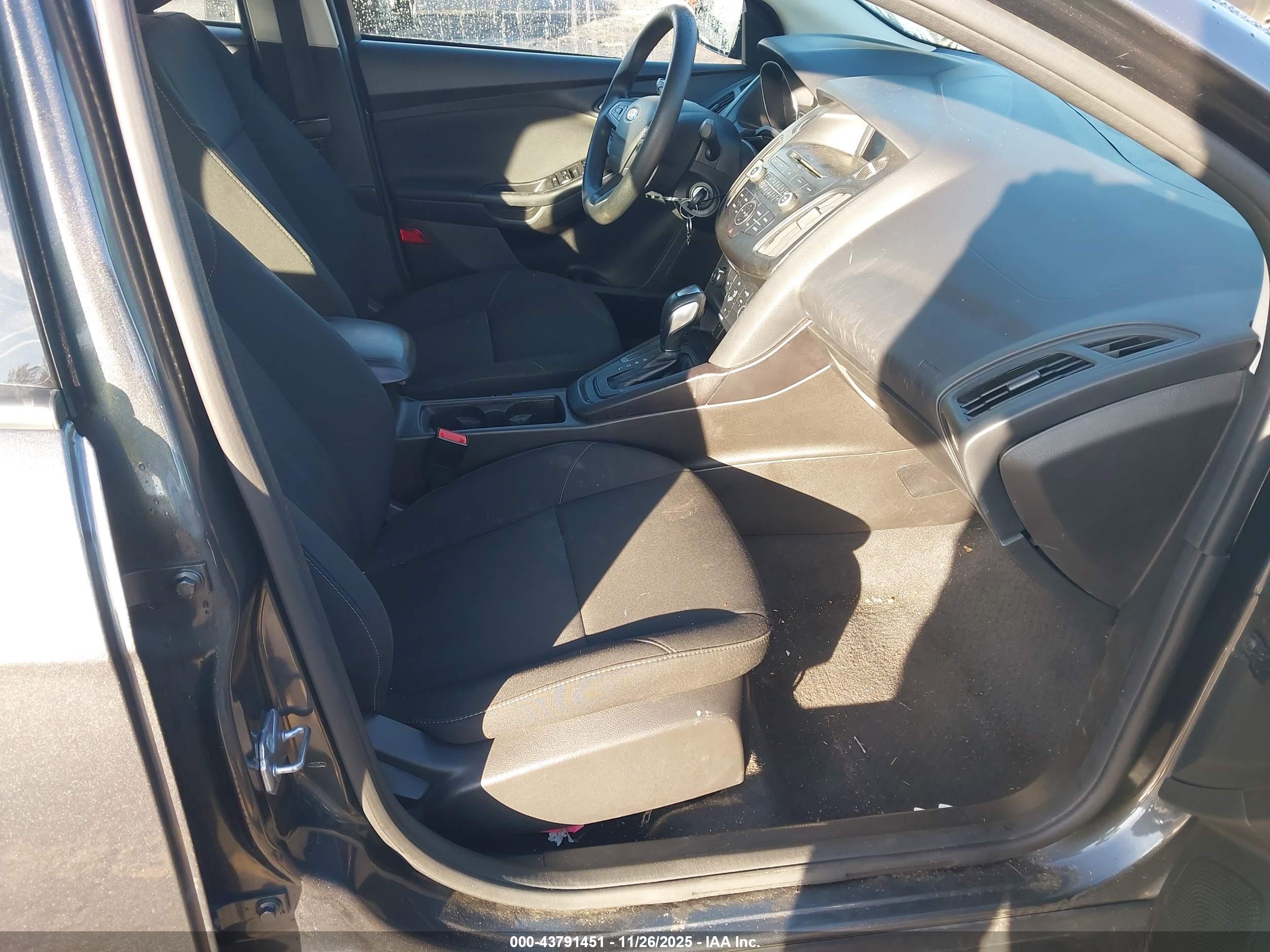 FORD FOCUS image 5