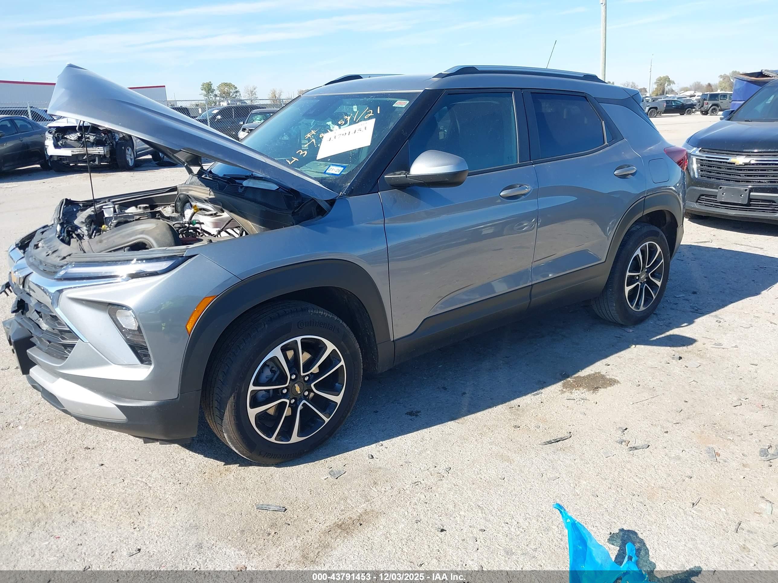 CHEVROLET TRAILBLAZER image 2