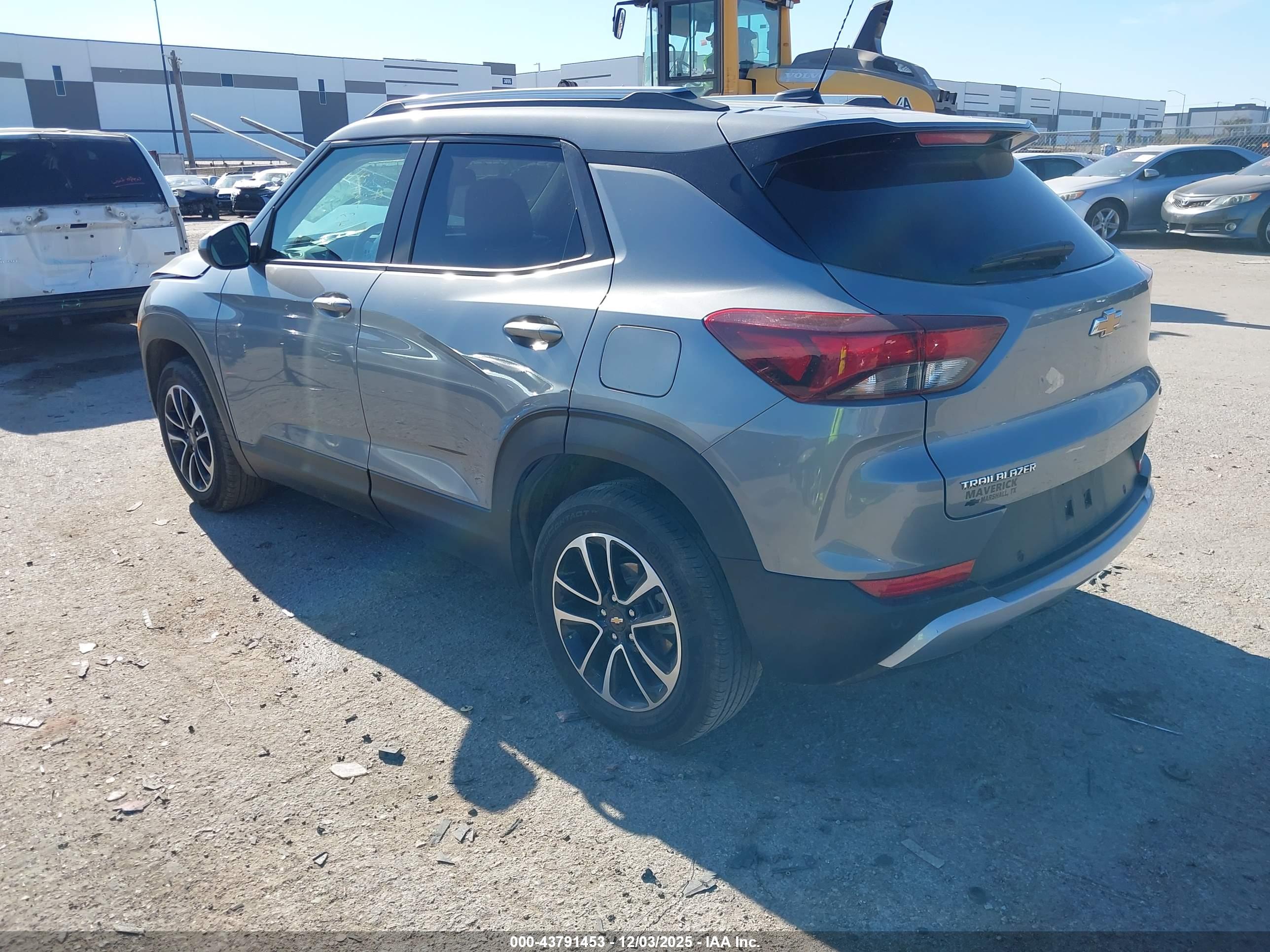 CHEVROLET TRAILBLAZER image 3