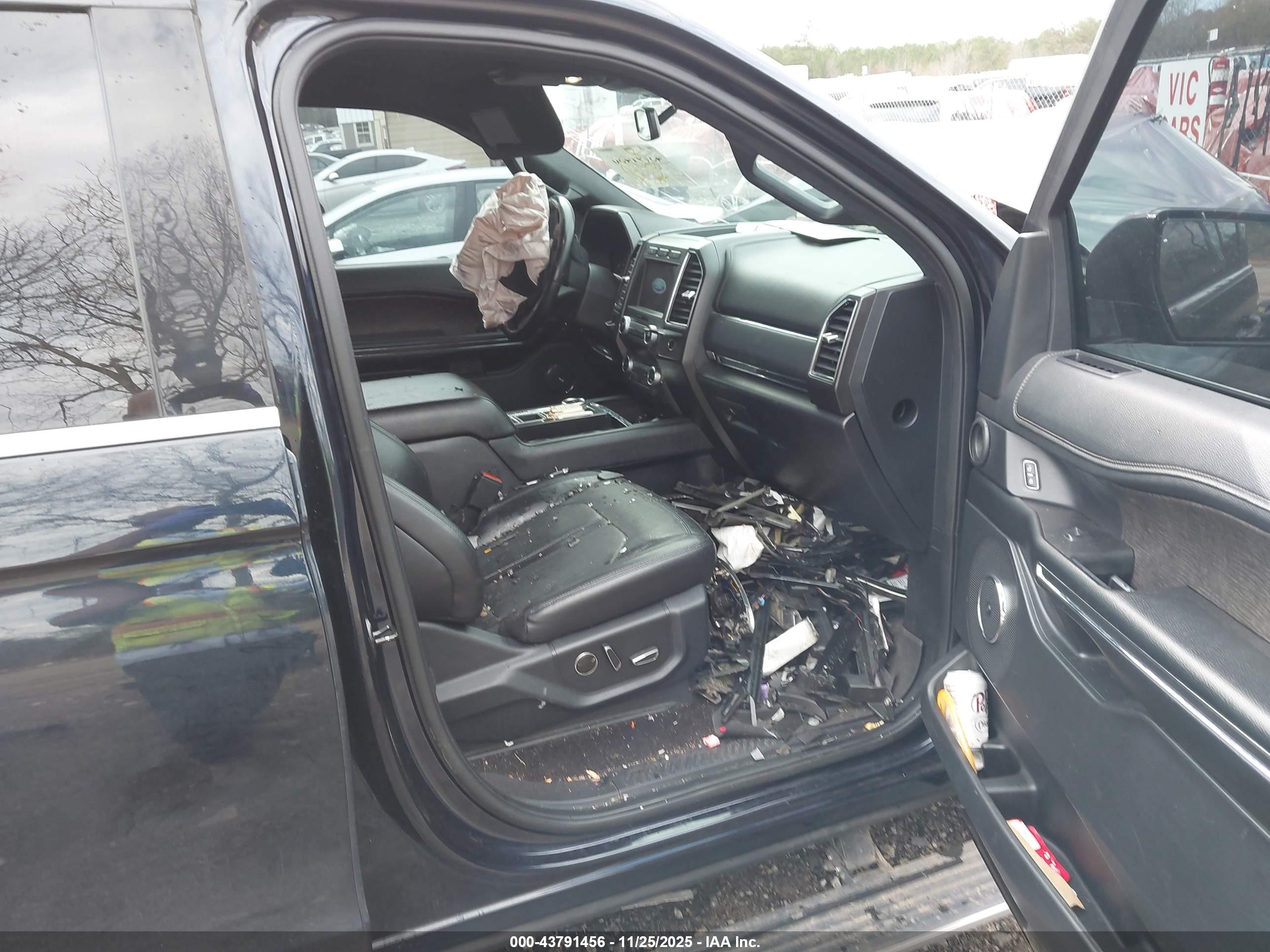 FORD EXPEDITION image 5