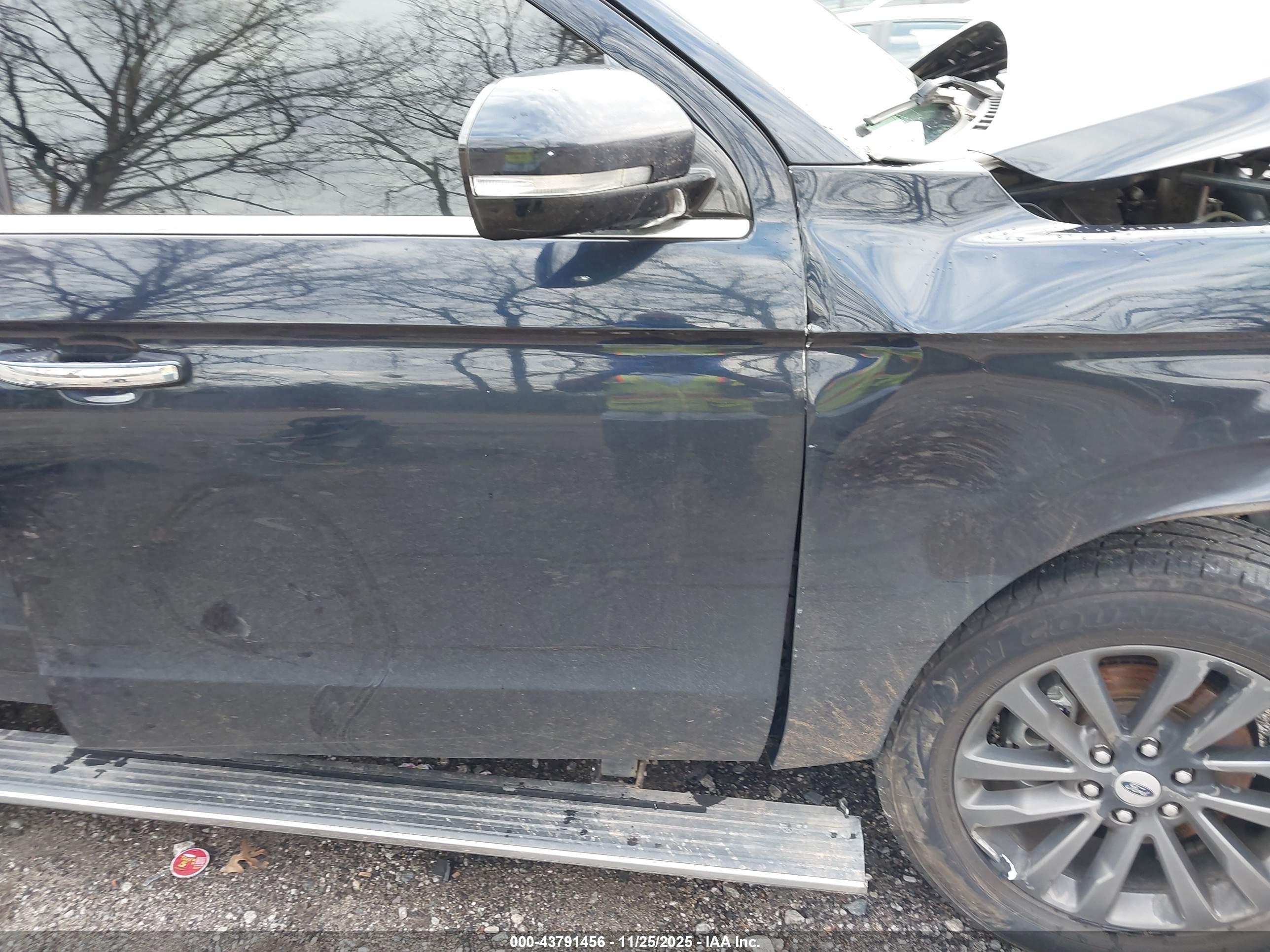 FORD EXPEDITION image 6