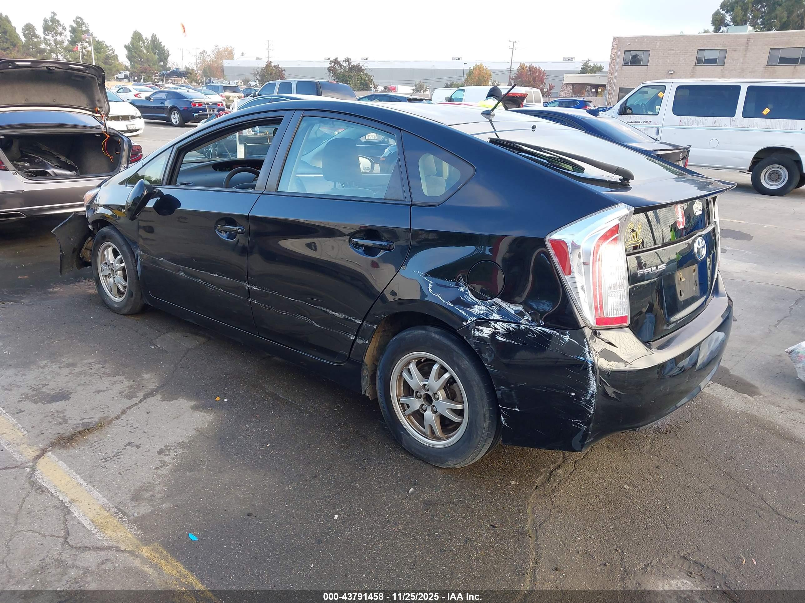 TOYOTA PRIUS image 3