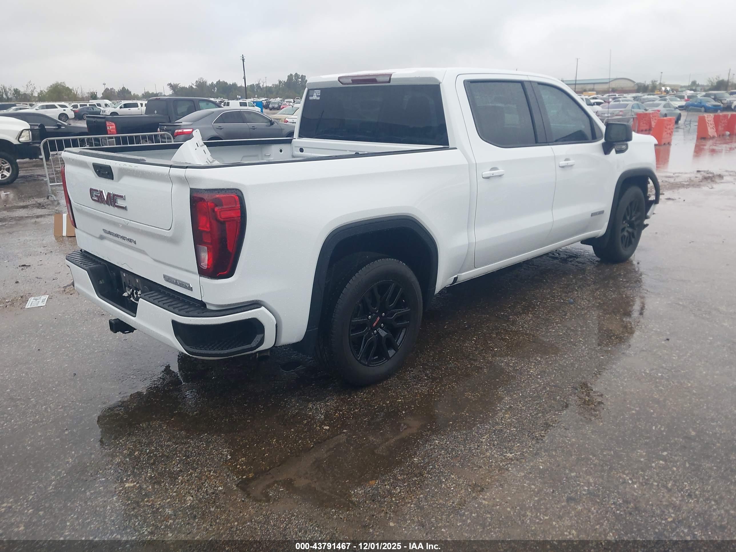 GMC SIERRA image 4