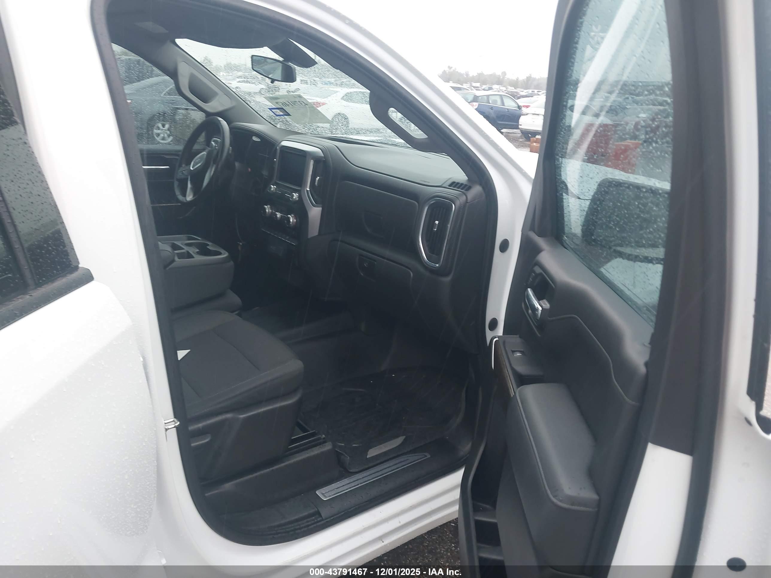 GMC SIERRA image 5