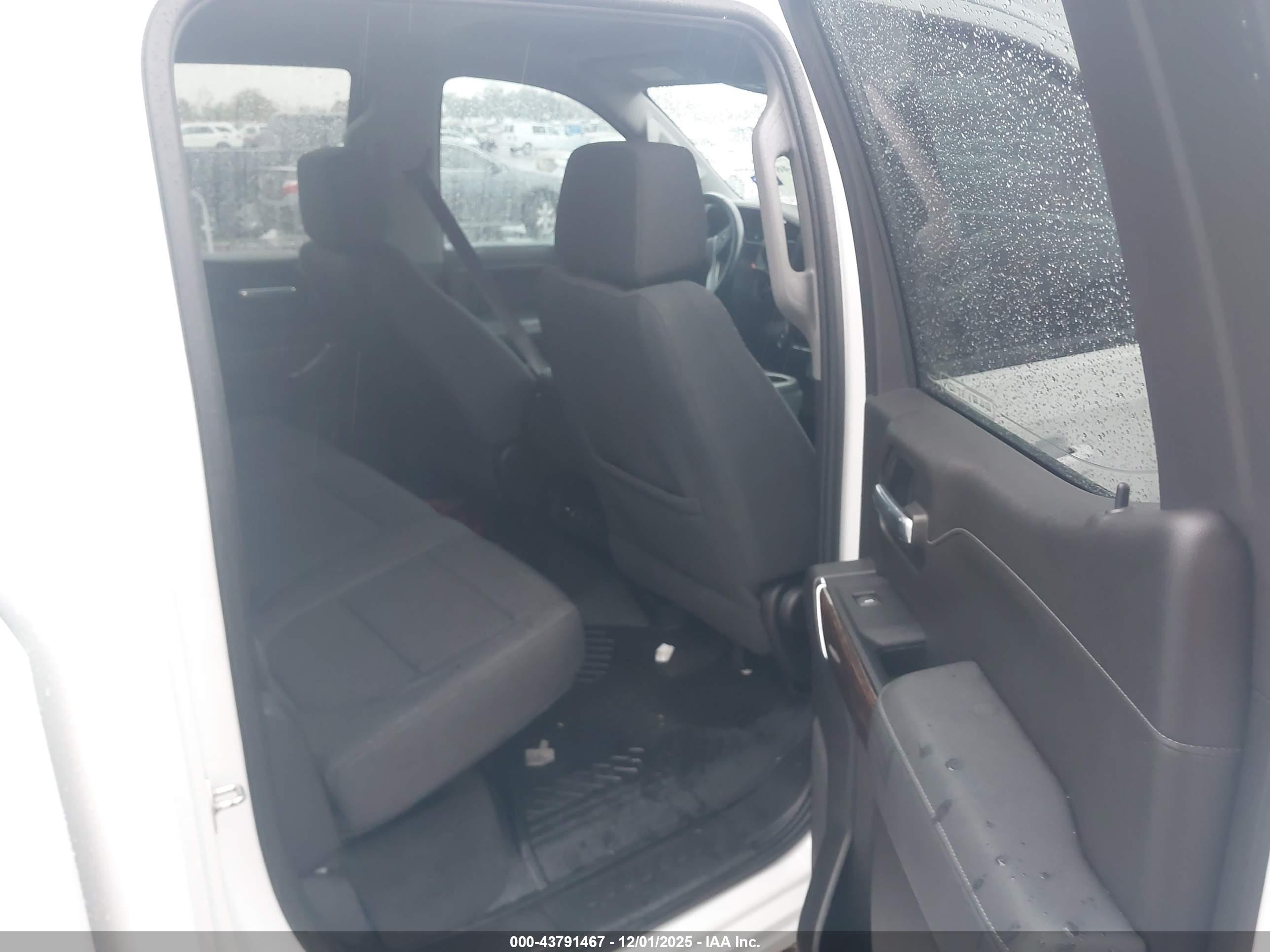 GMC SIERRA image 8